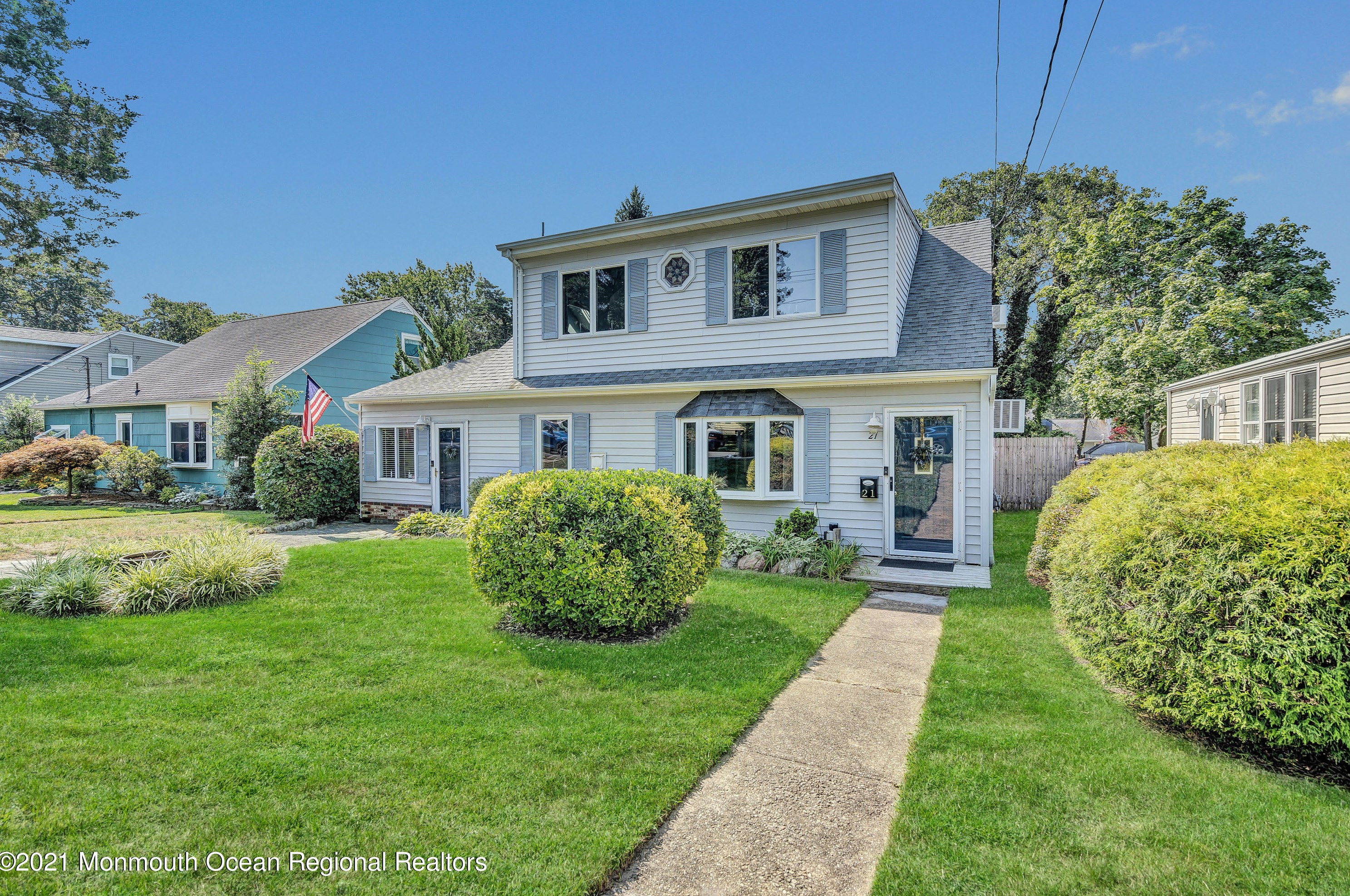 21 Fairway Dr, Toms River NJ  08753-6878 exterior