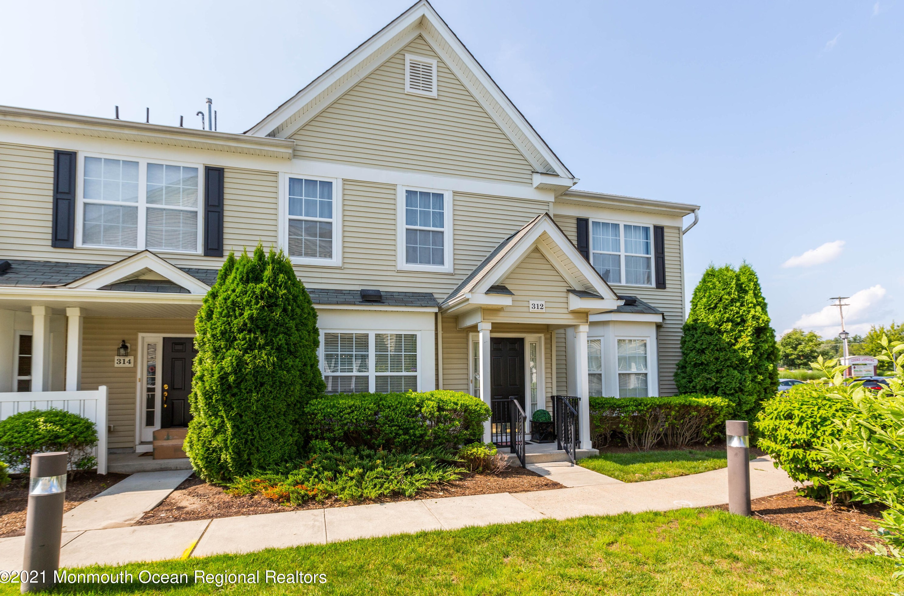 312 Brookfield Dr, Jackson Twp, NJ 08527