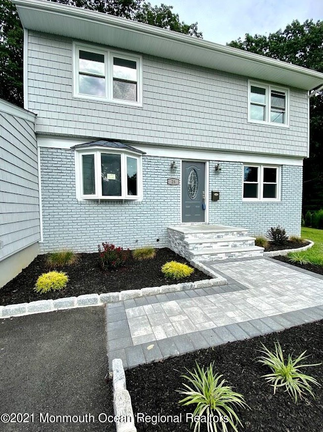 28 Chestnut Dr, Matawan NJ  07747-2902 exterior