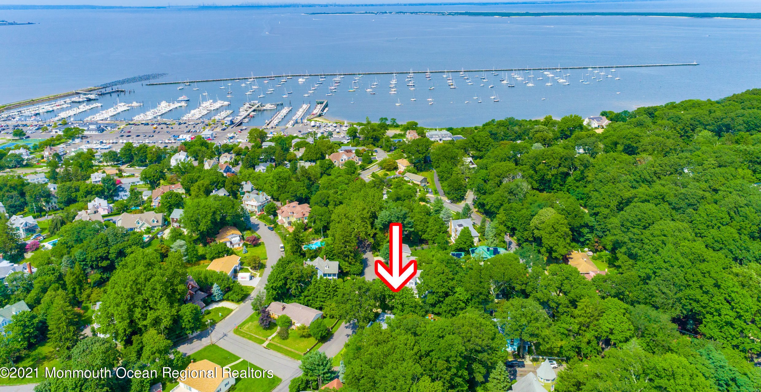 86 Mount Ave E, Atlantic Highlands, NJ 07716
