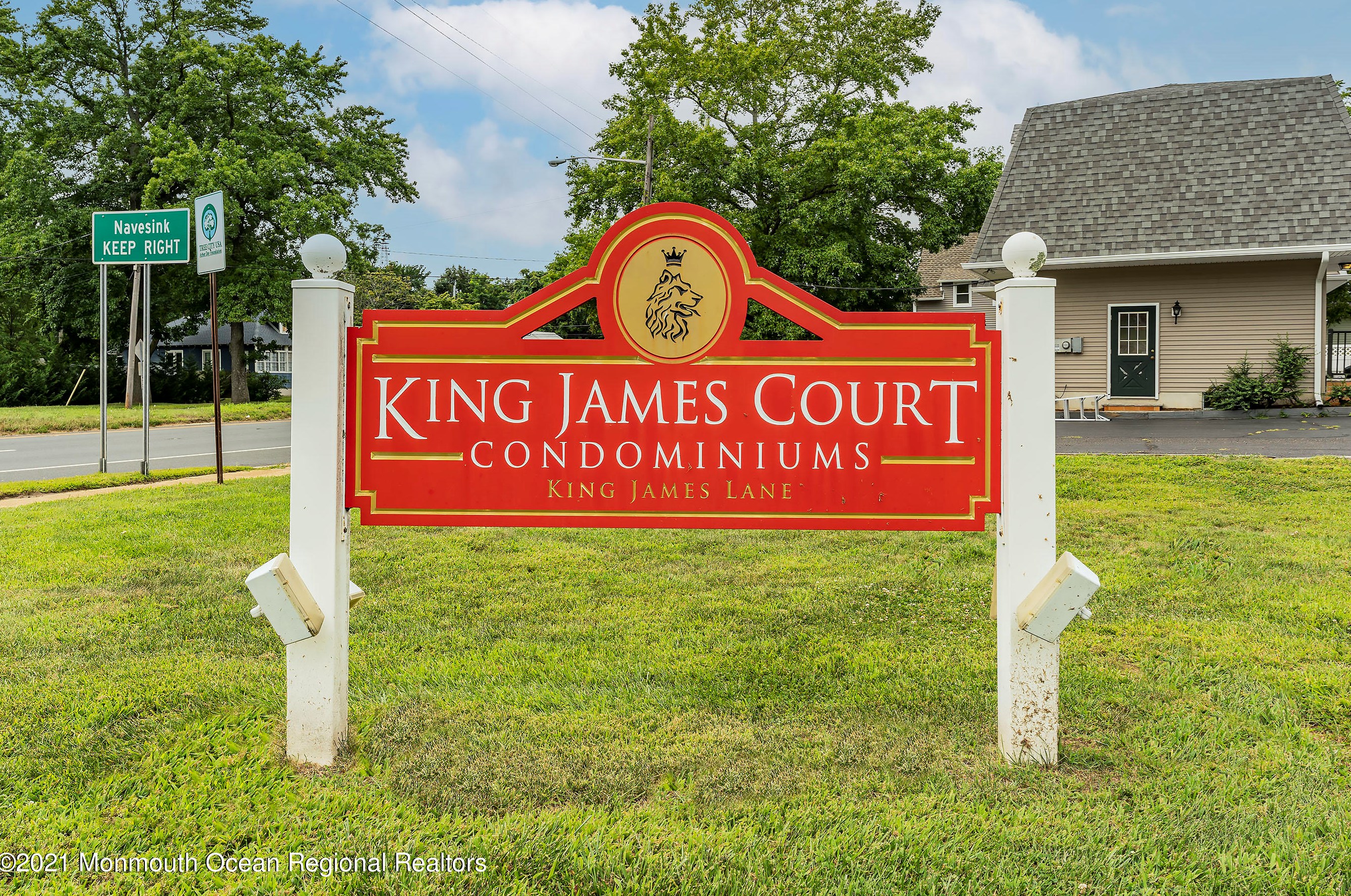 29 King James Ln, Atlantic Highlands, NJ 07716