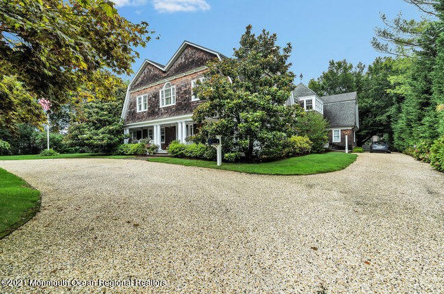 8 Belknap Ln, Locust, NJ 07760