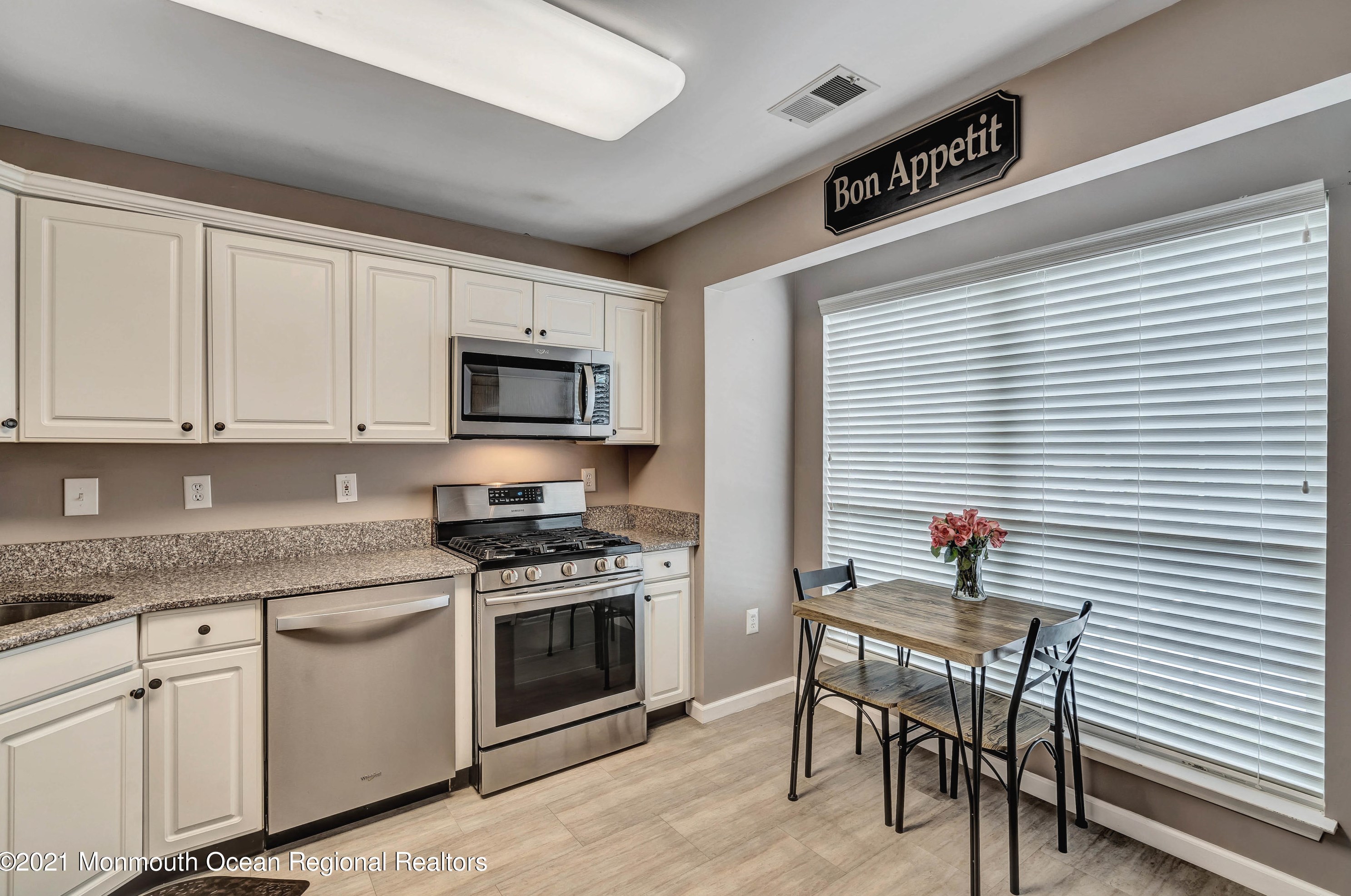 108 Wood Duck Ct, East Freehold NJ 07728-9522 exterior