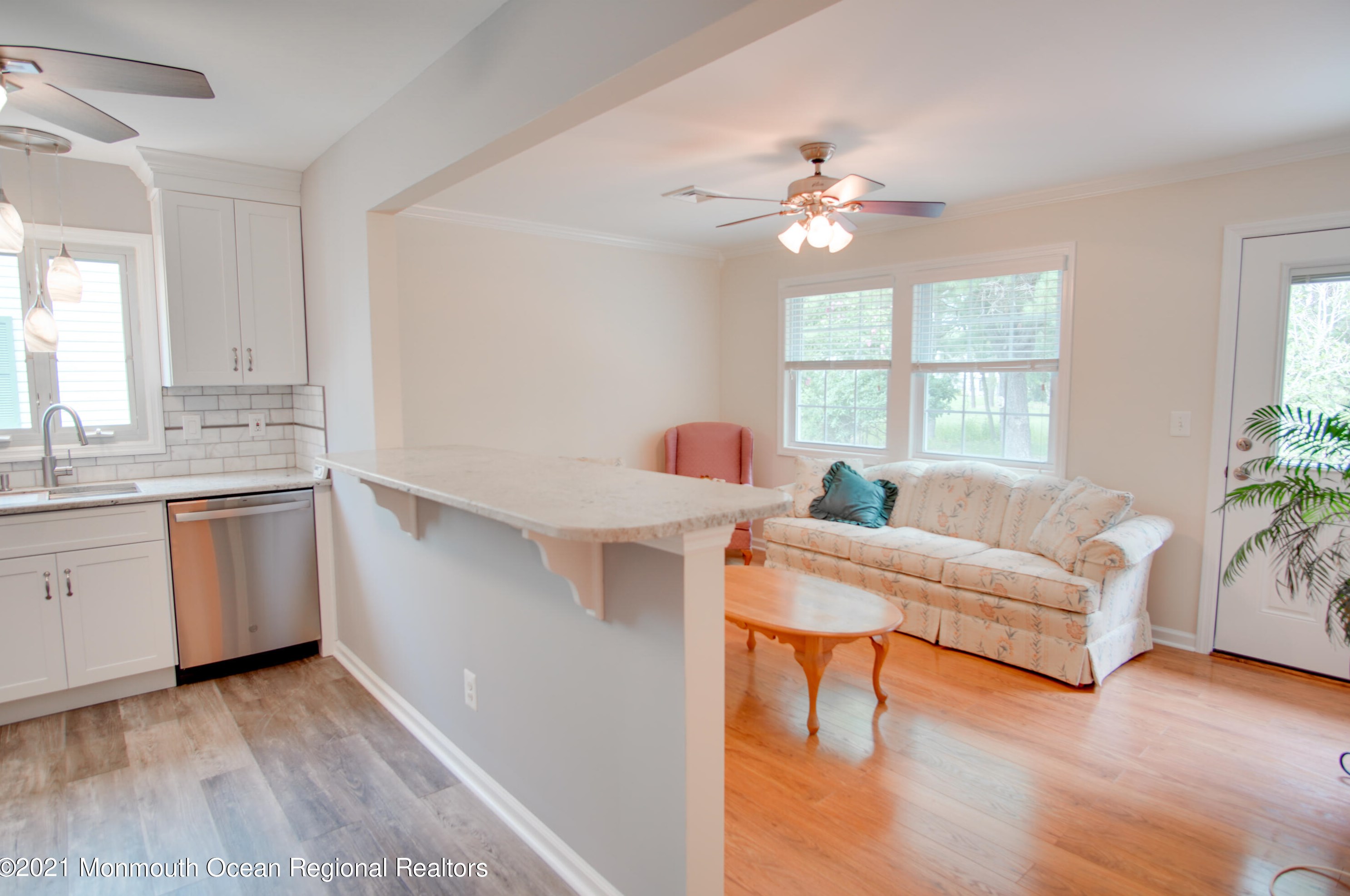 40 Zeeland Dr, Toms River, NJ 08757-5829