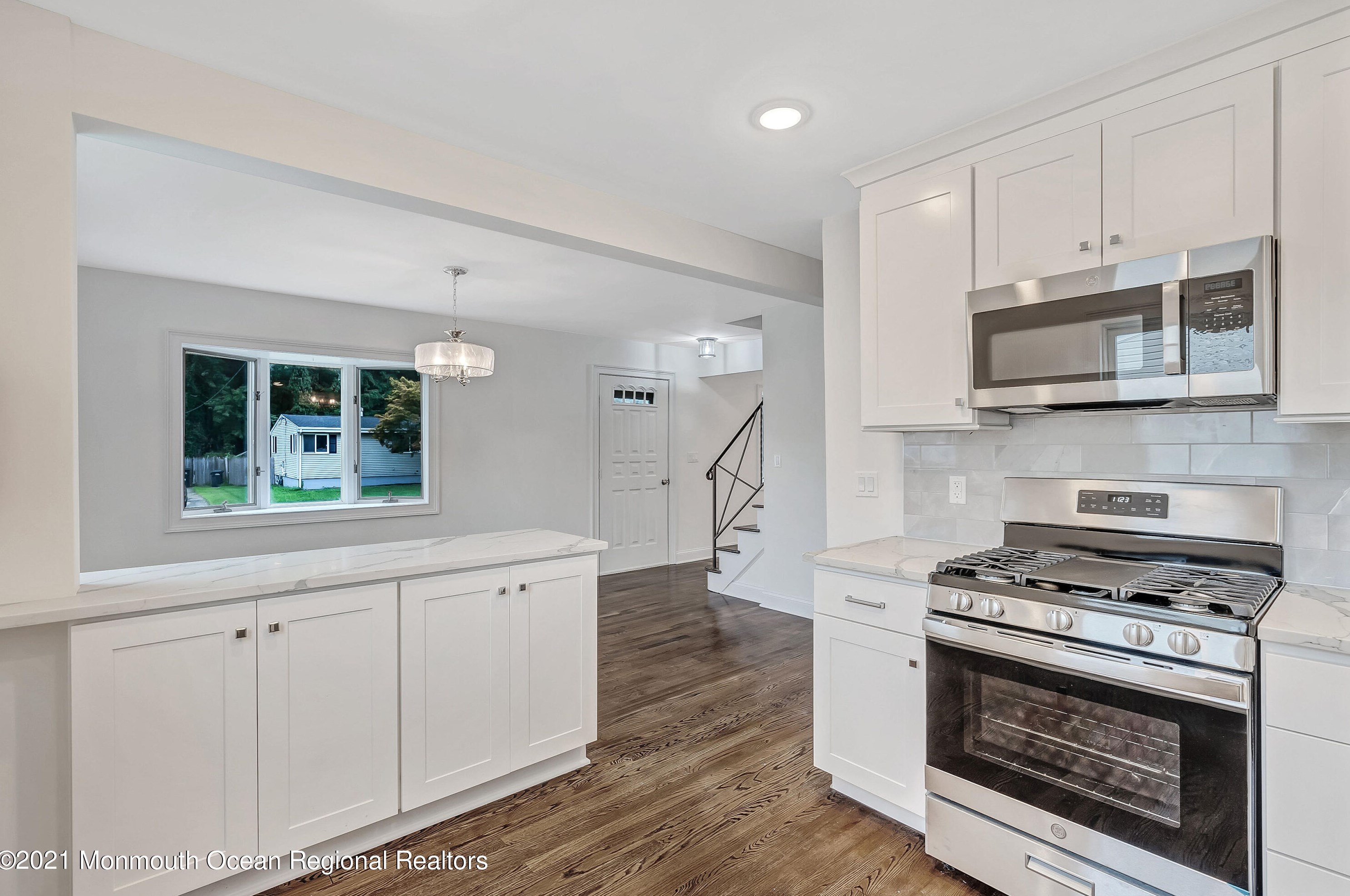 22 Stanford Dr, Hazlet, NJ 07730