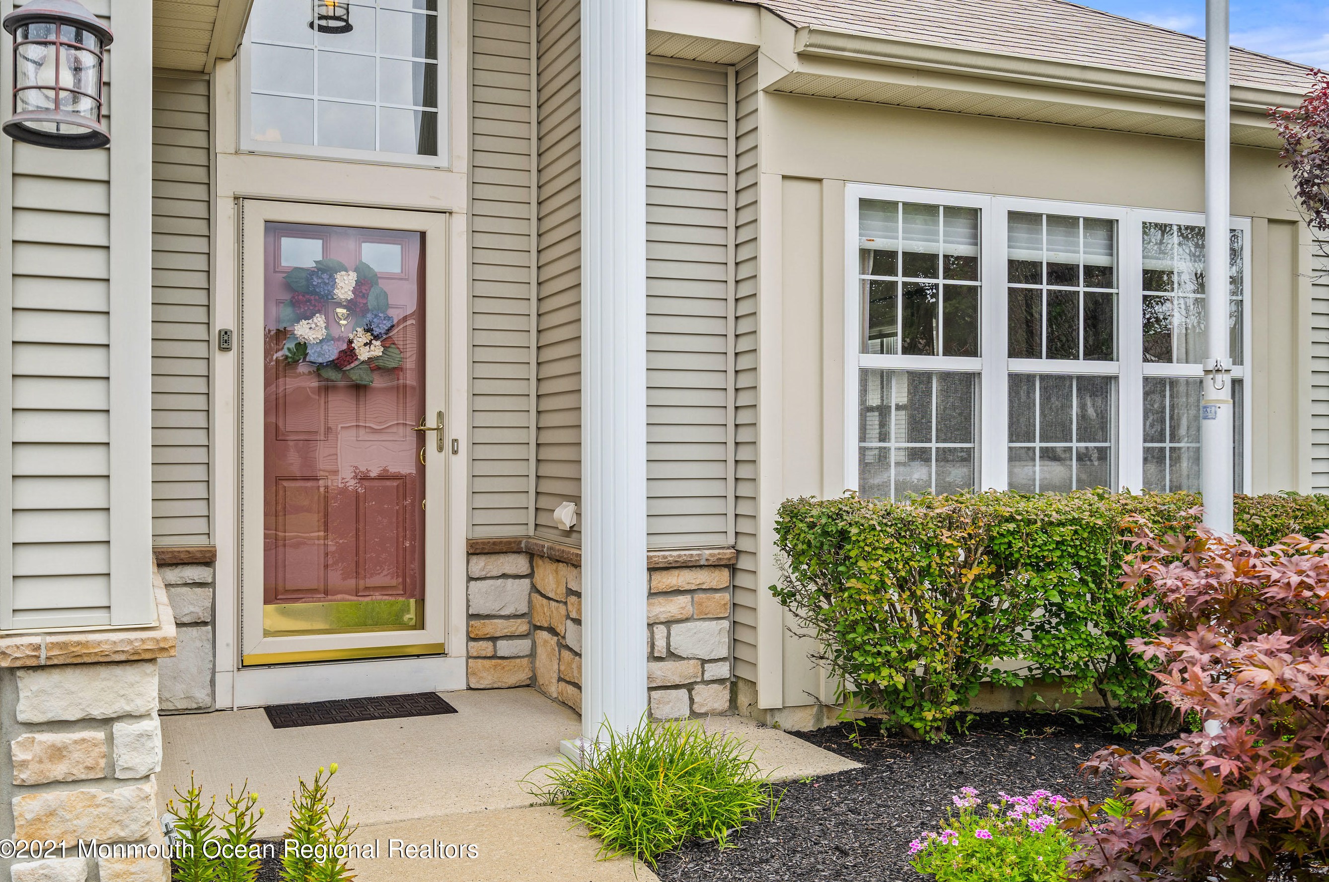 35 Verona Dr, Lakehurst, NJ 08759