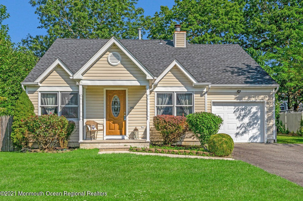 192 Liberty Ave, Cedar Bonnet Island, NJ 08050