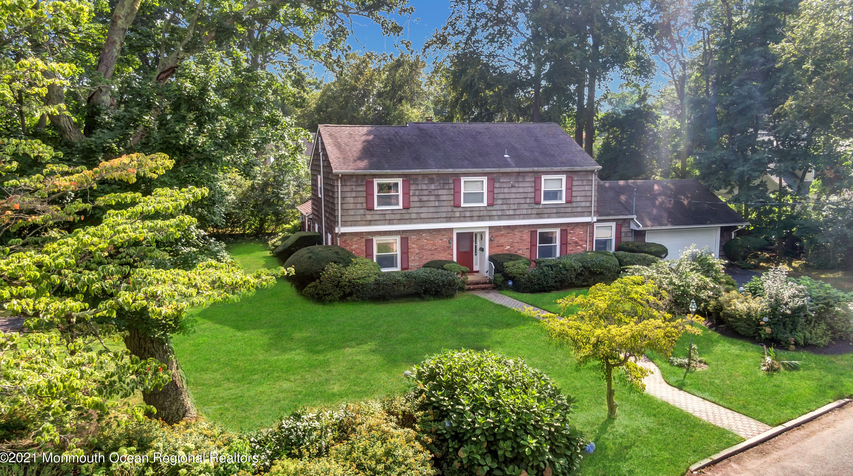 600 Edgemere Dr N, Red Bank, NJ 07711