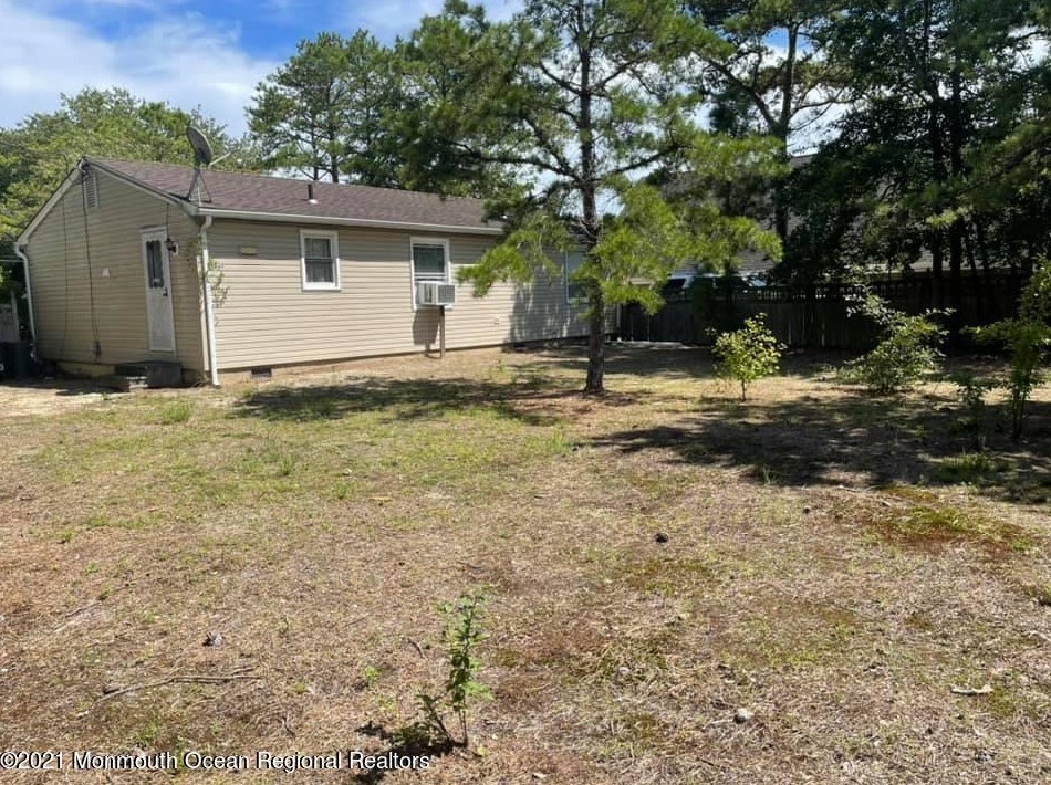 730 Bermuda Dr, Lacey, NJ 08731