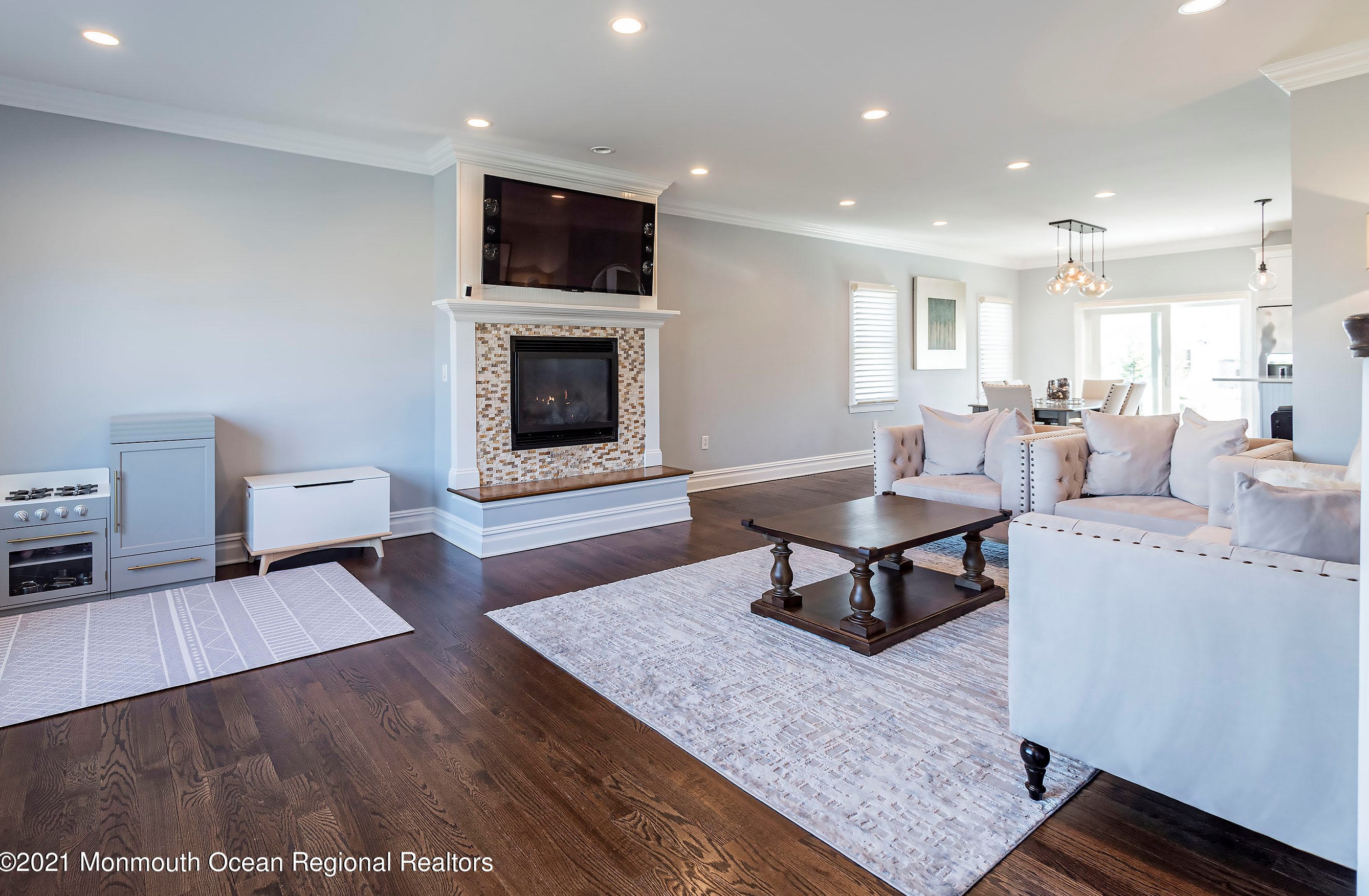 30 Asbury Ave, Oceanport NJ  07757-1365 exterior