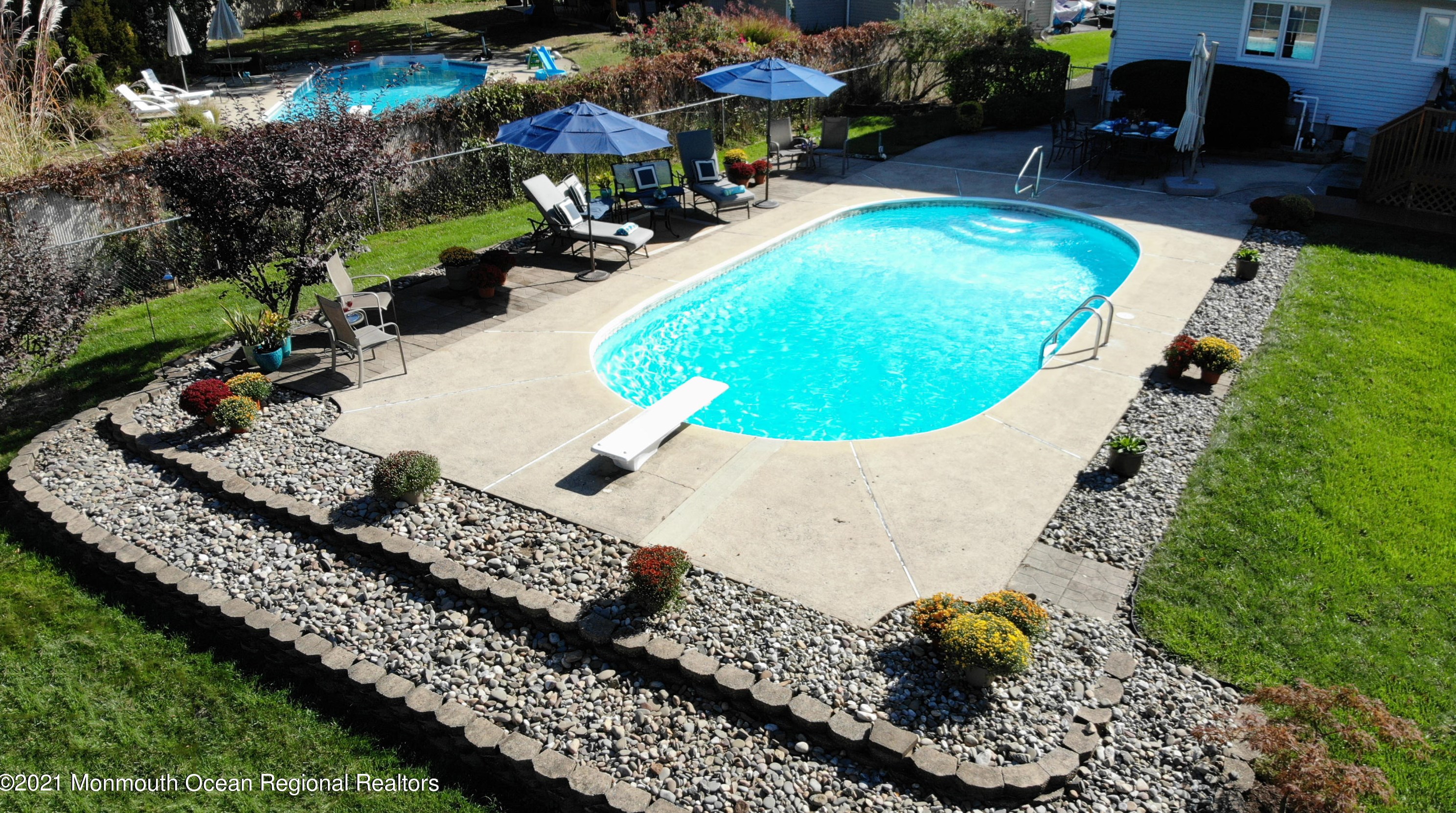 211 Alden Ct, Matawan, NJ 07747-1201