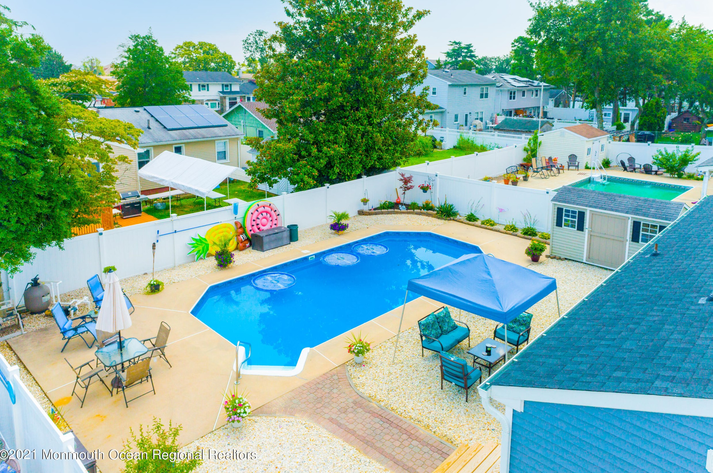 35 Pine Brook Dr, Toms River, NJ 08753-2640