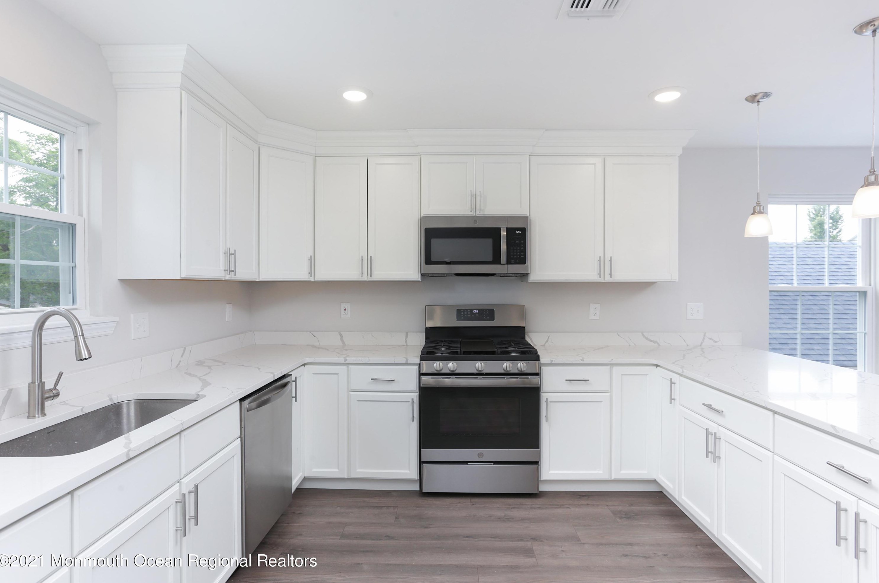 226 Twilight Ave, Ideal Beach NJ  07734-1960 exterior