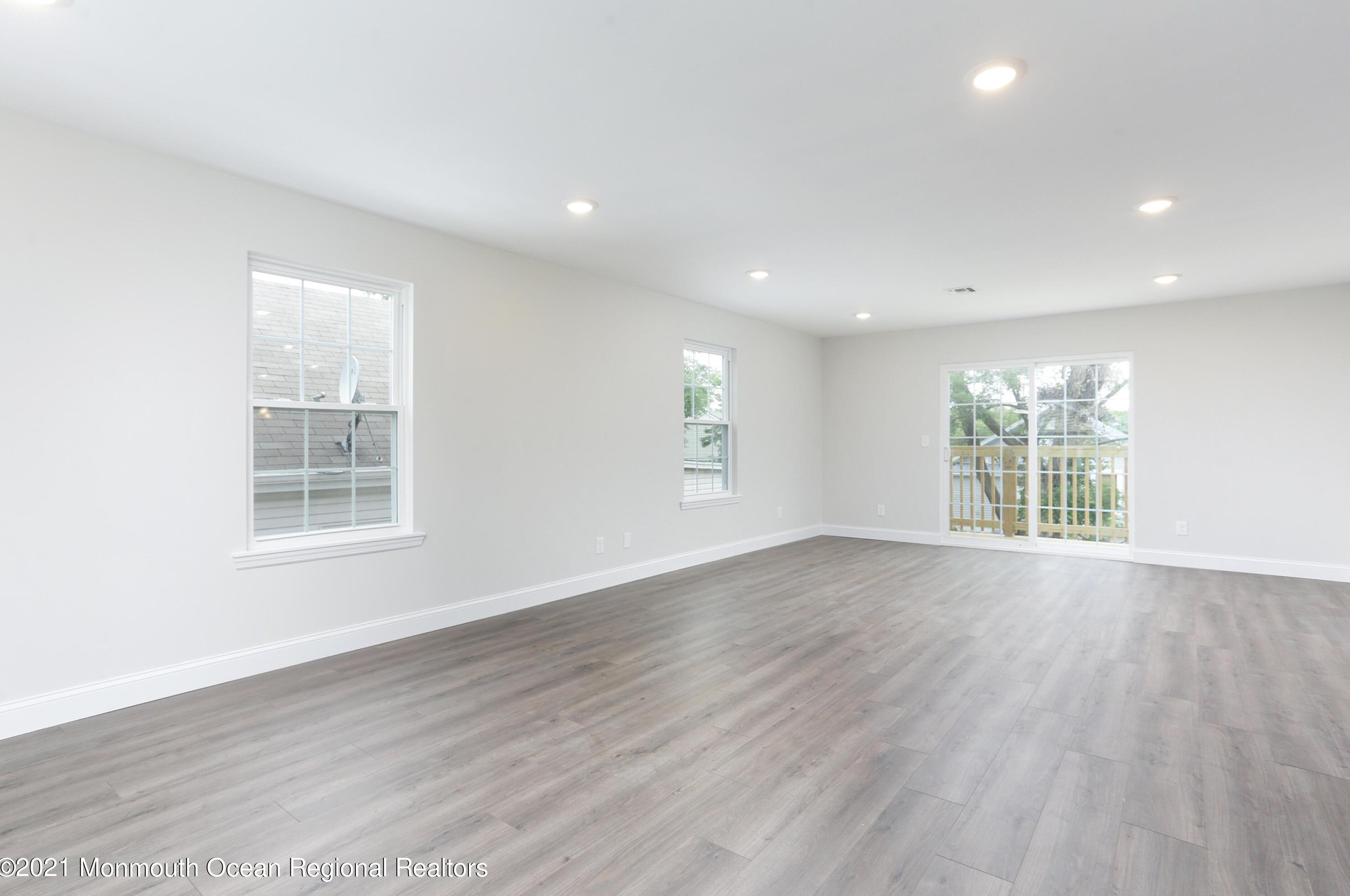 226 Twilight Ave, Ideal Beach NJ  07734-1960 exterior