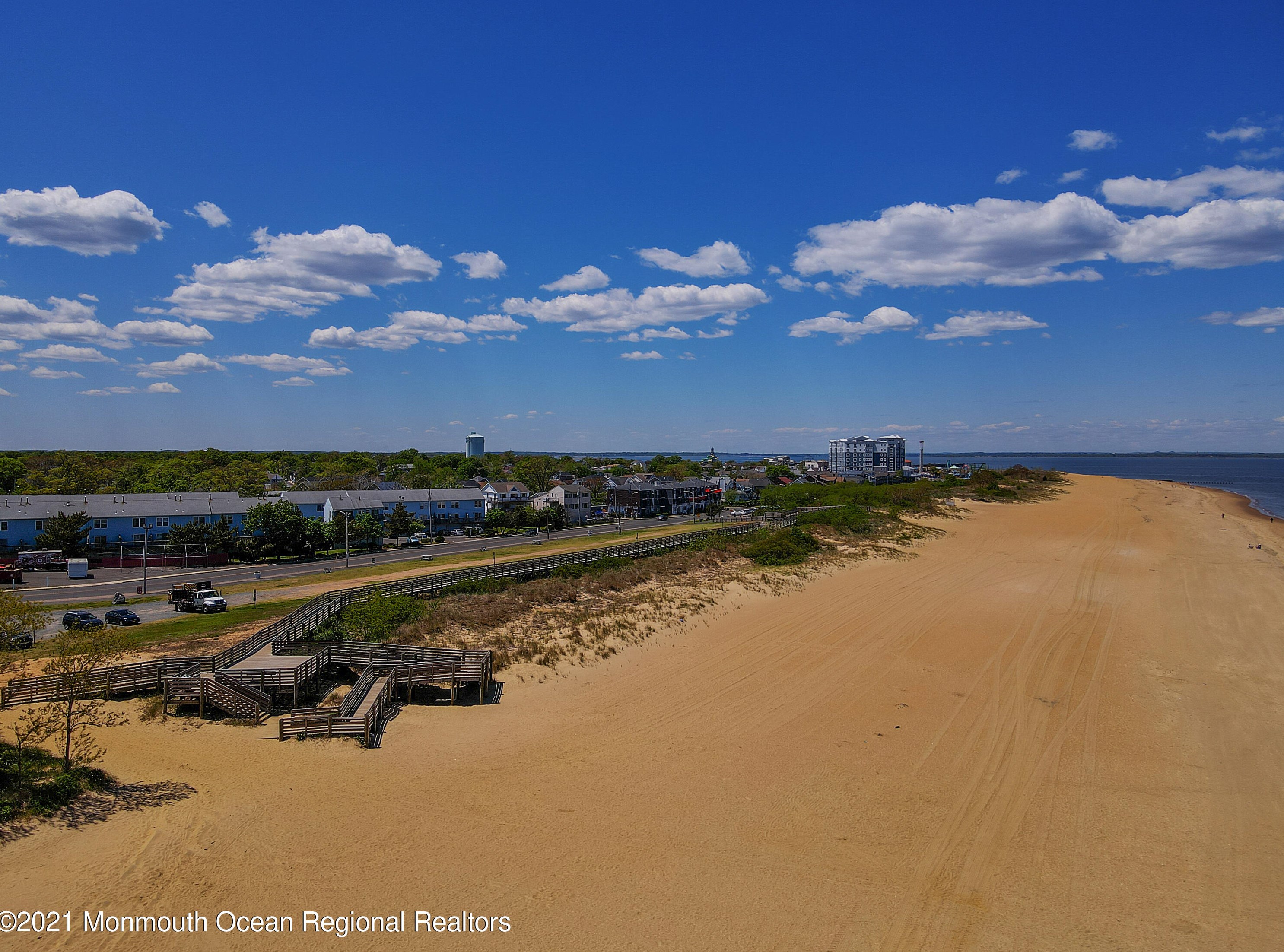 226 Twilight Ave, Ideal Beach NJ  07734-1960 exterior