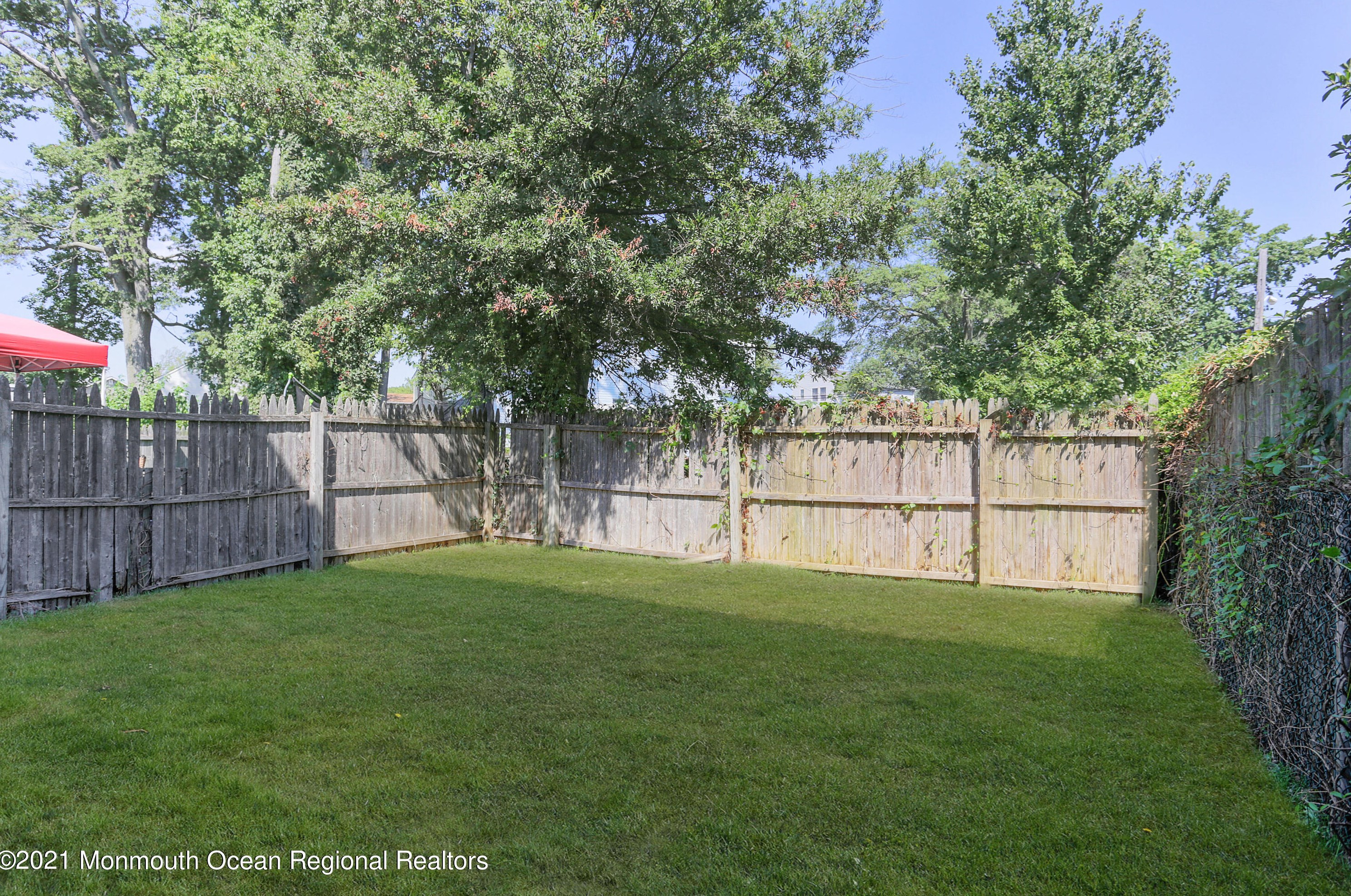 226 Twilight Ave, Ideal Beach NJ  07734-1960 exterior