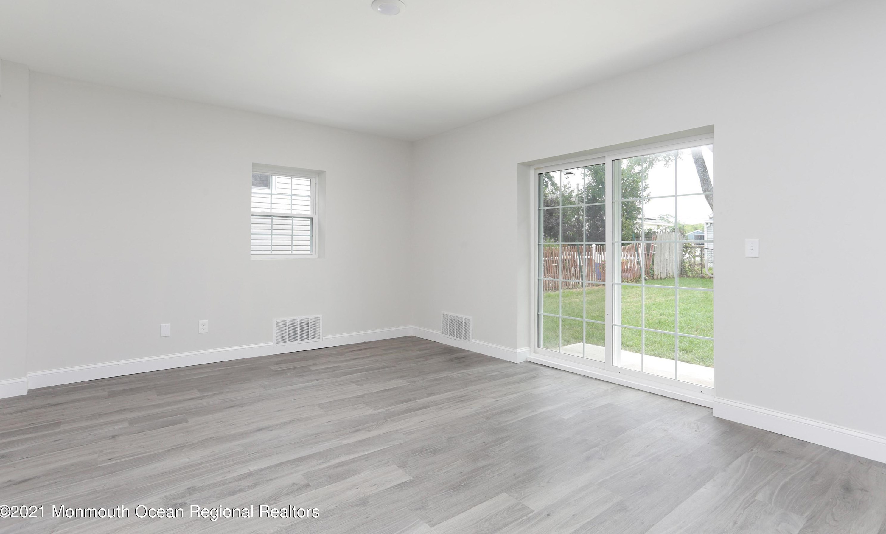 226 Twilight Ave, Ideal Beach NJ  07734-1960 exterior