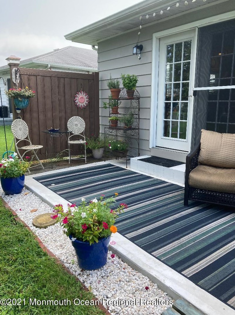 10 Abaco St, Toms River, NJ 08757-3735