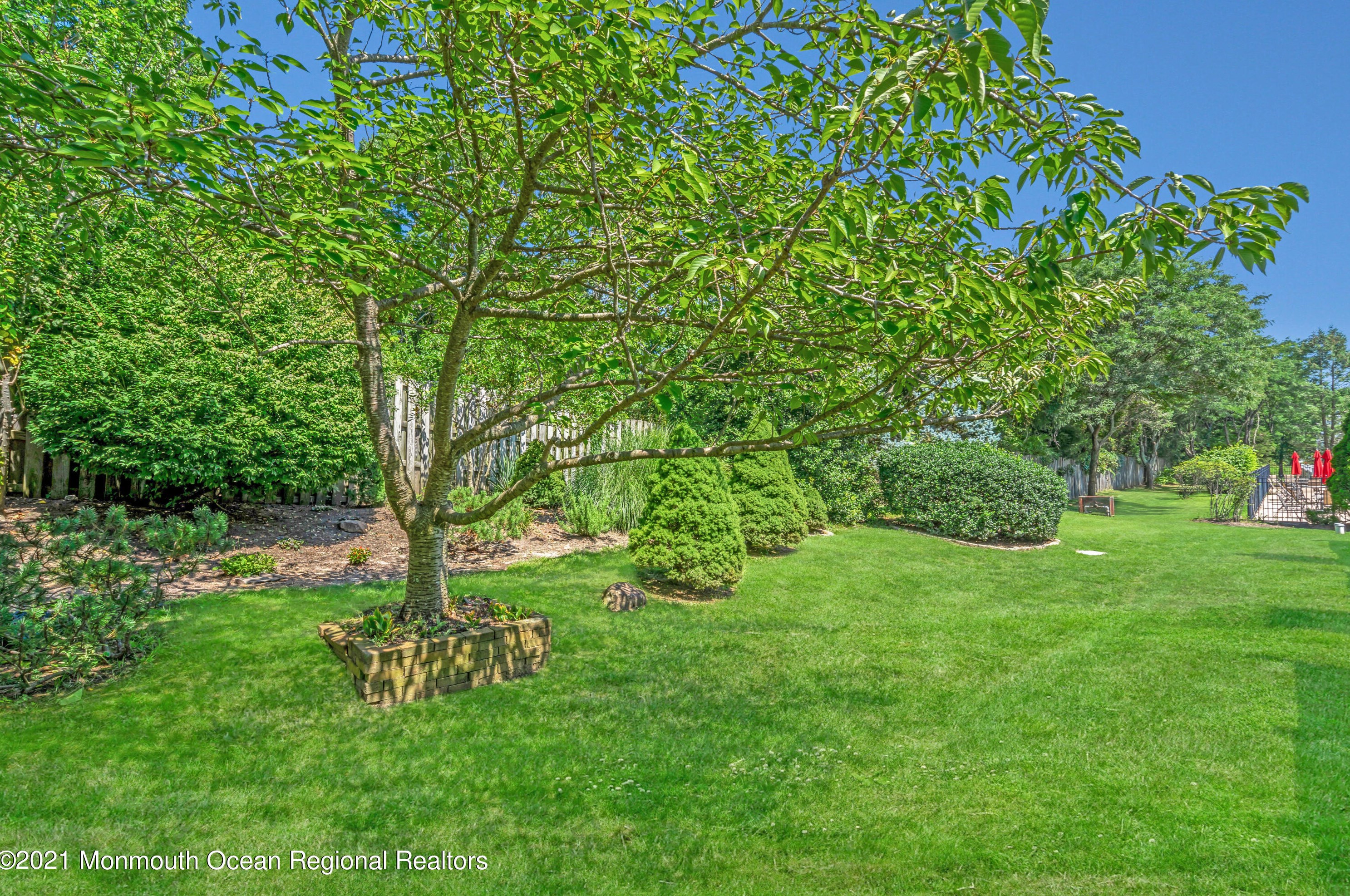 1305 King George Ln, Toms River NJ 08753-3375 exterior