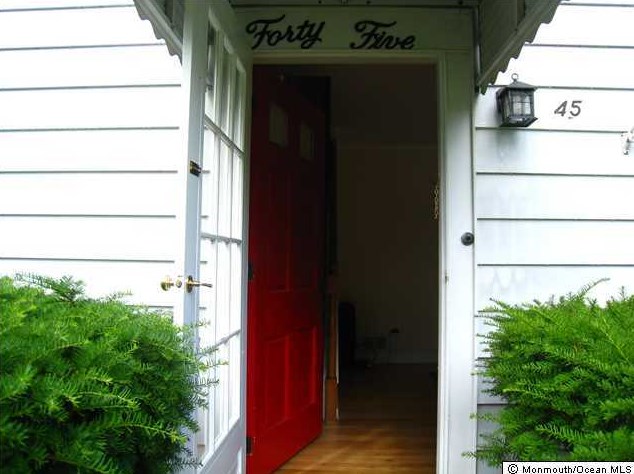 45 Church St, Red Bank, NJ 07704