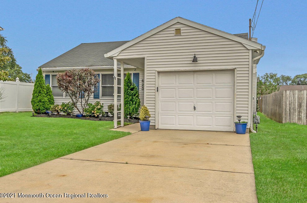 623 1st Ave, Point Pleasant Beach, NJ 08742