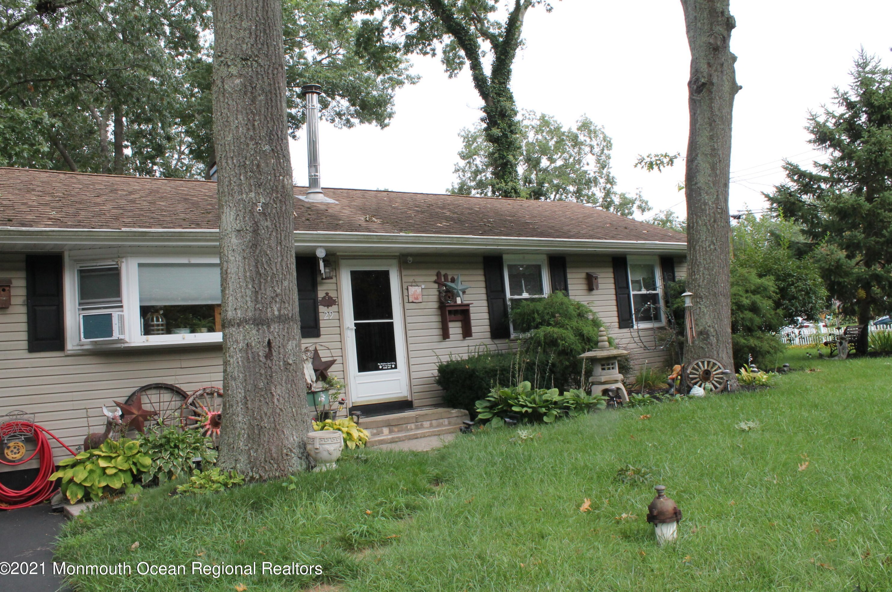 29 Park Ave, Berkeley Township, NJ 08721