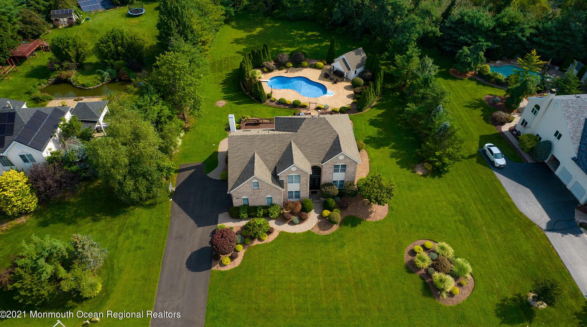 120 Round Hill Dr, East Freehold, NJ 07728