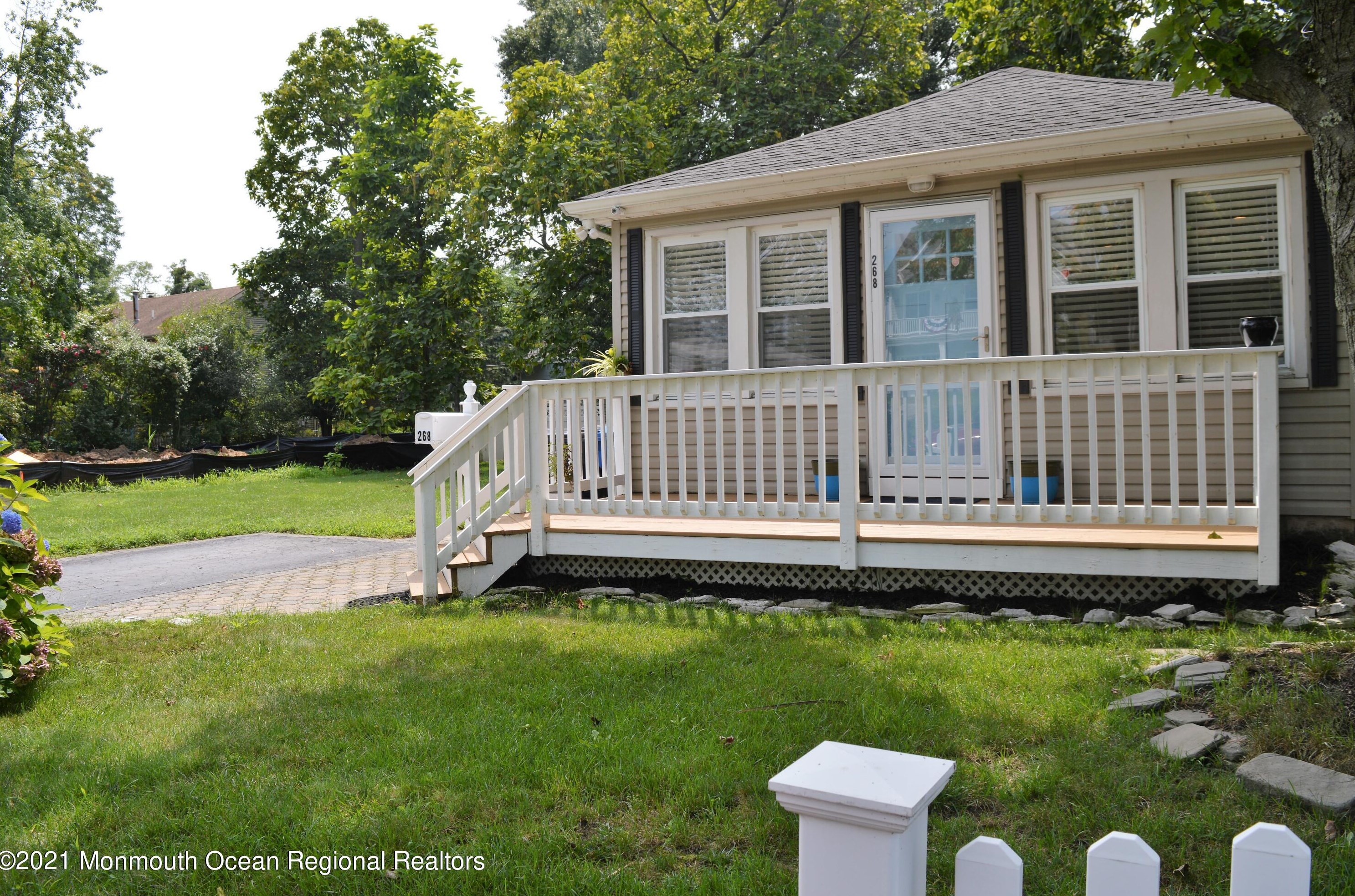 268 Seabreeze Ave, Middletown, NJ 07748