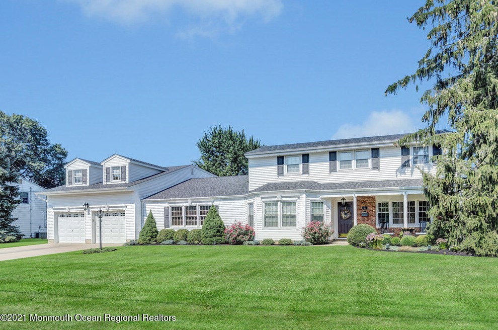 50 Lone Oak Rd, Middletown, NJ 07748