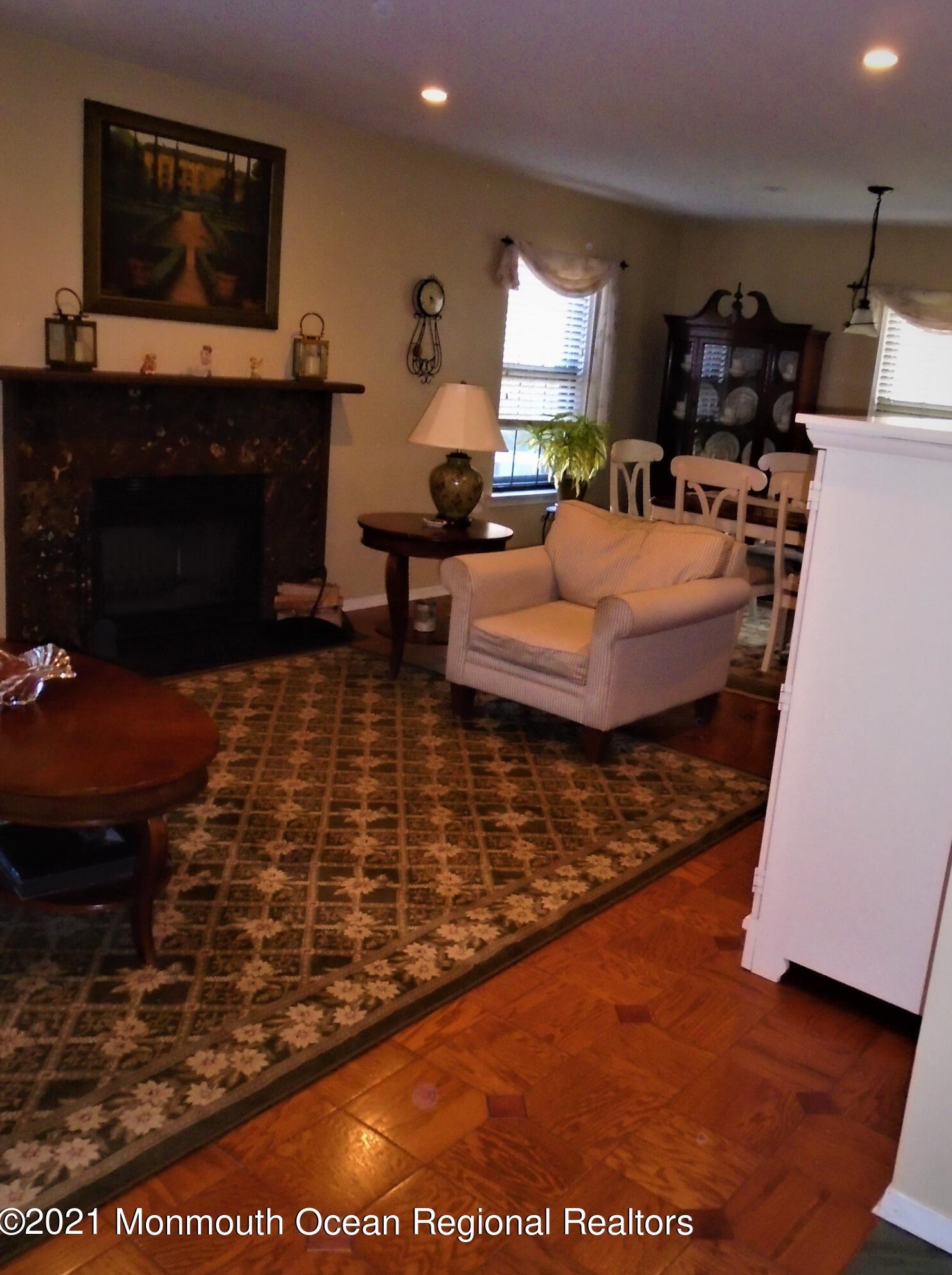 108 Wellington Pl, Matawan, NJ 07747-1975