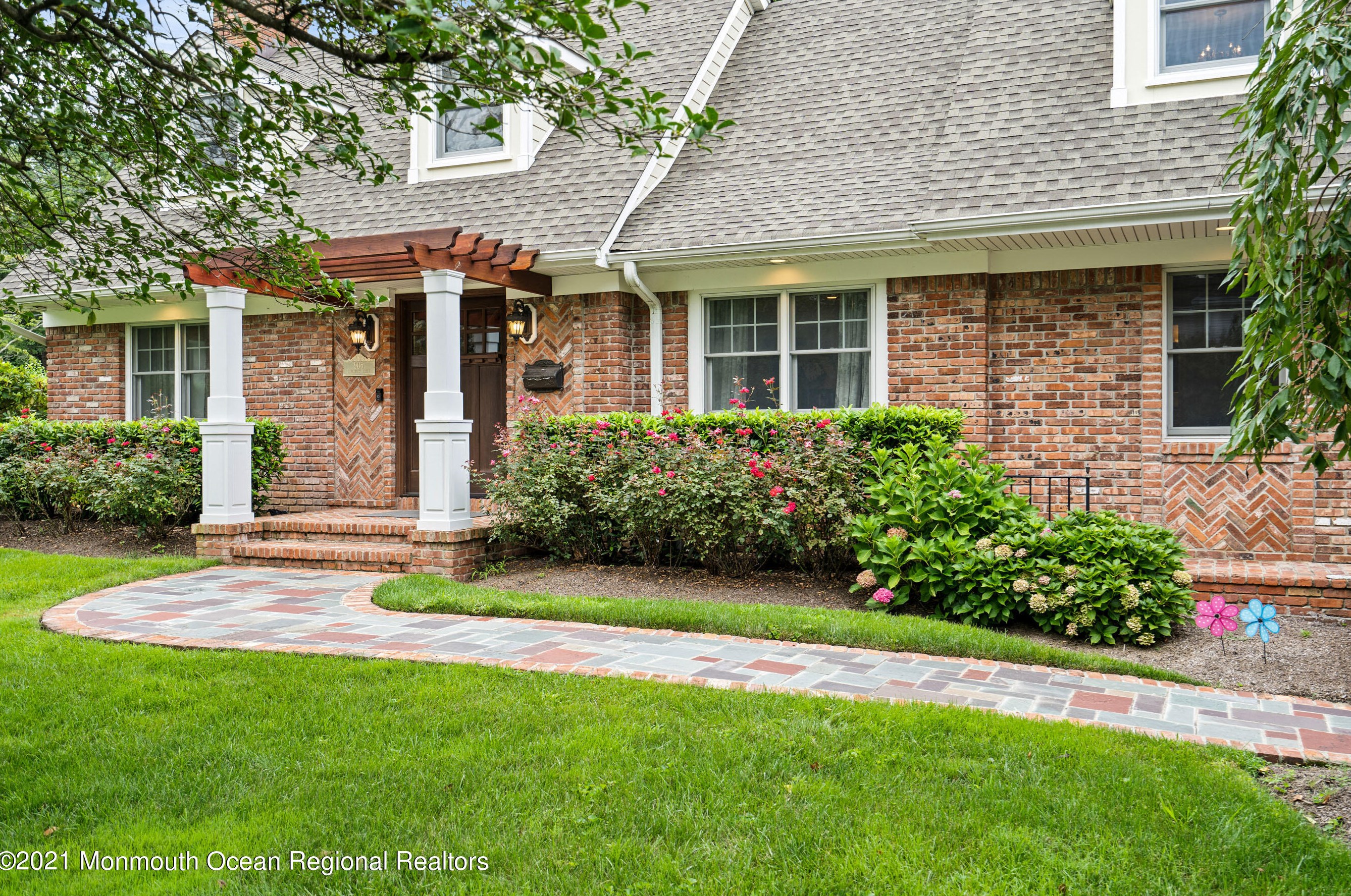 906 Riverview Dr, Brielle, NJ 08730