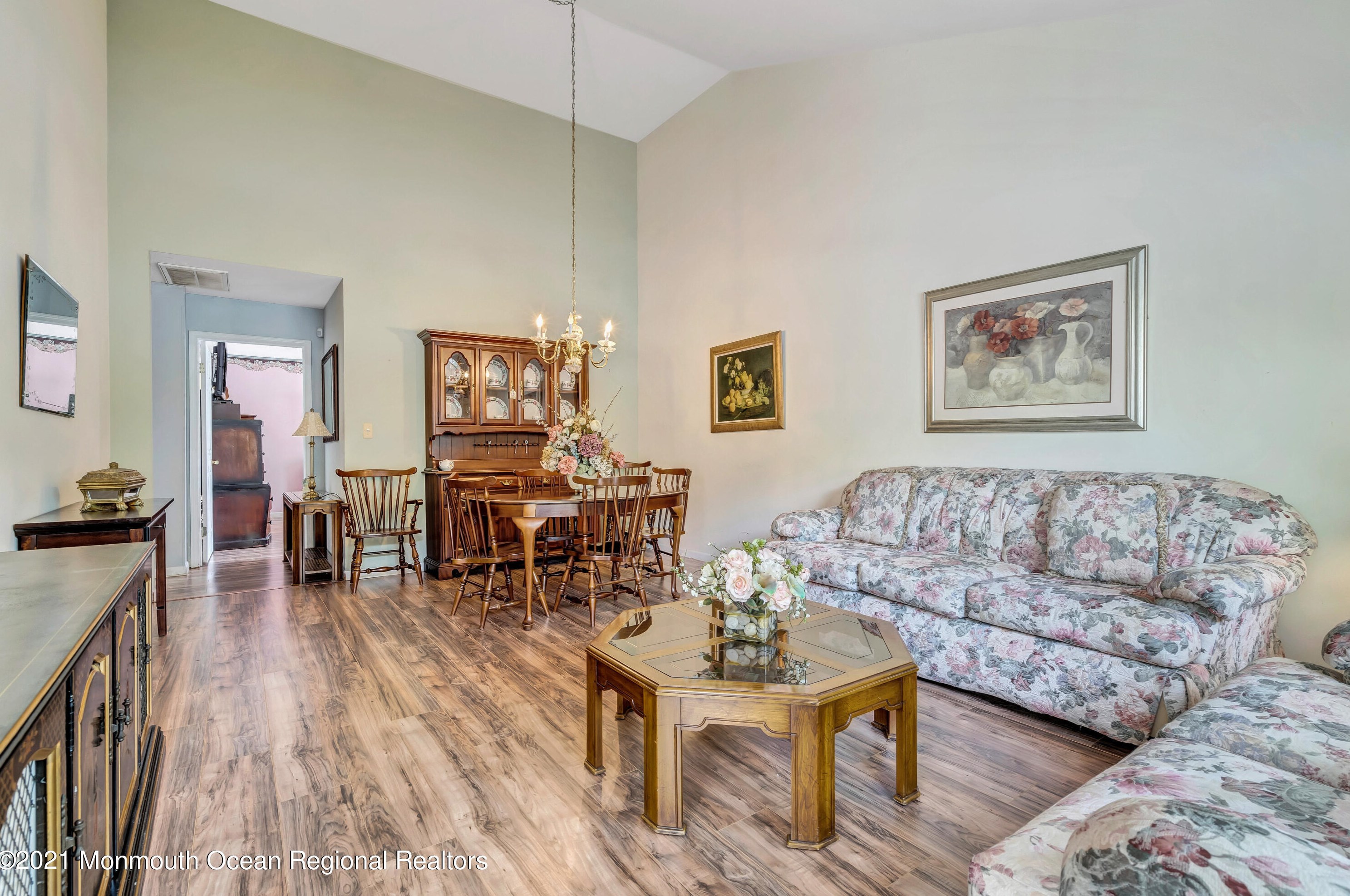 2318 Mount Hood Ln, Toms River, NJ 08753-1521