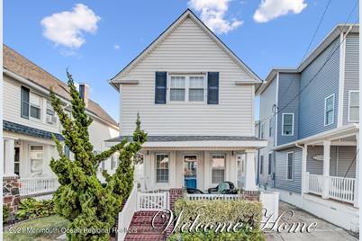 303 Park Place Avenue - Photo 1