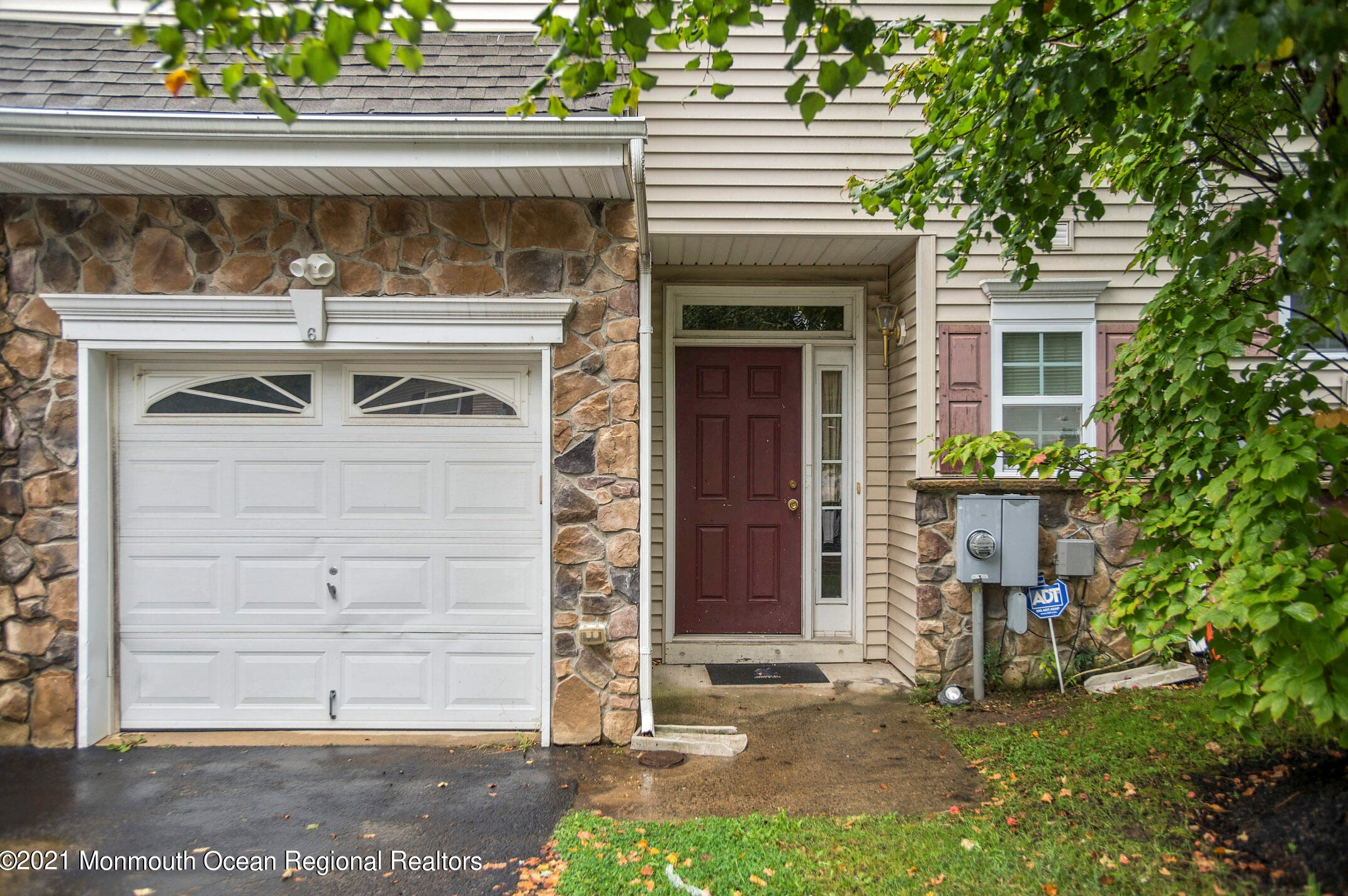 6 Russell Ct, Matawan, NJ 07747-7100