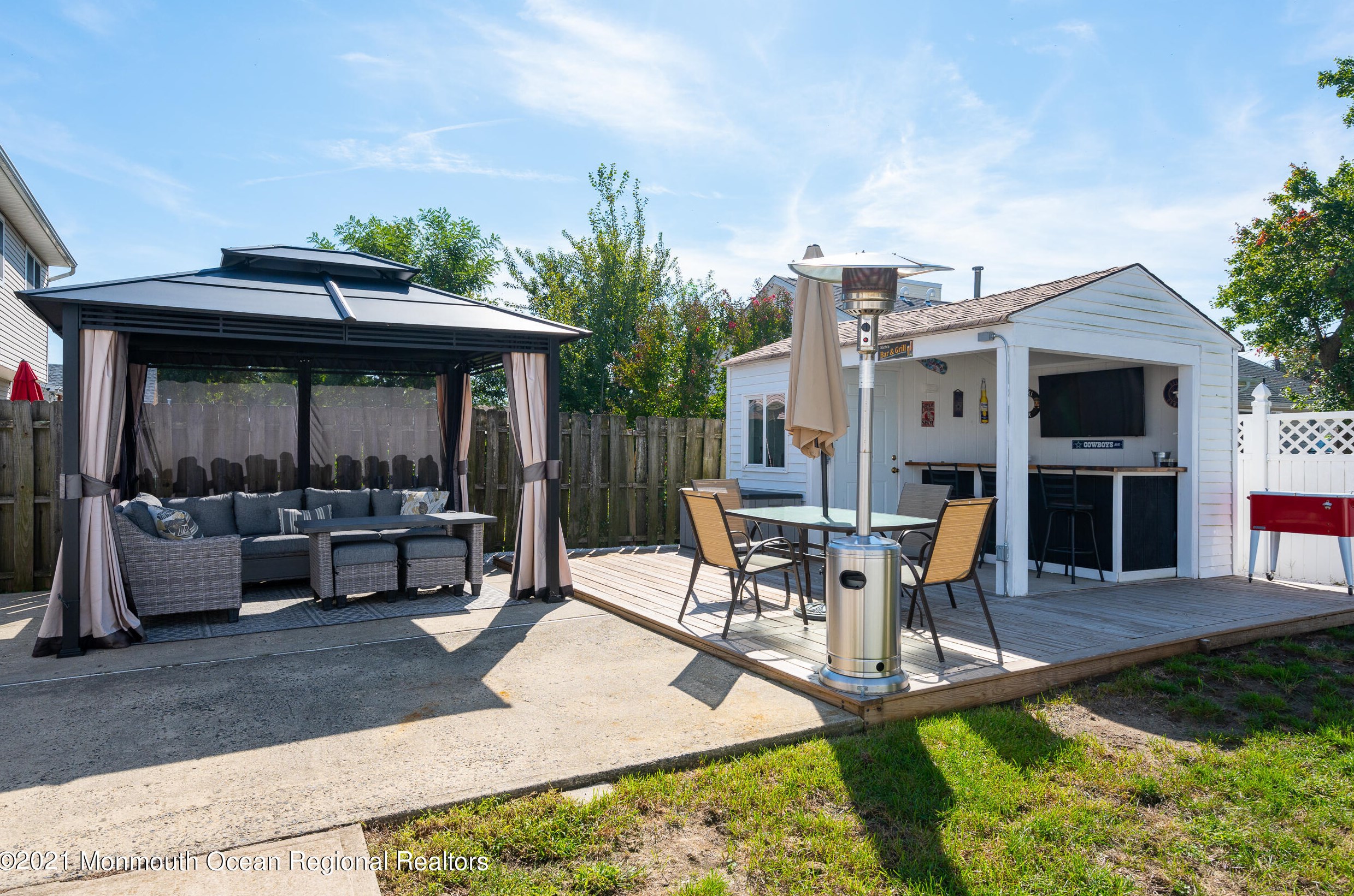 52 Monmouth Ave, Middletown, NJ 07748