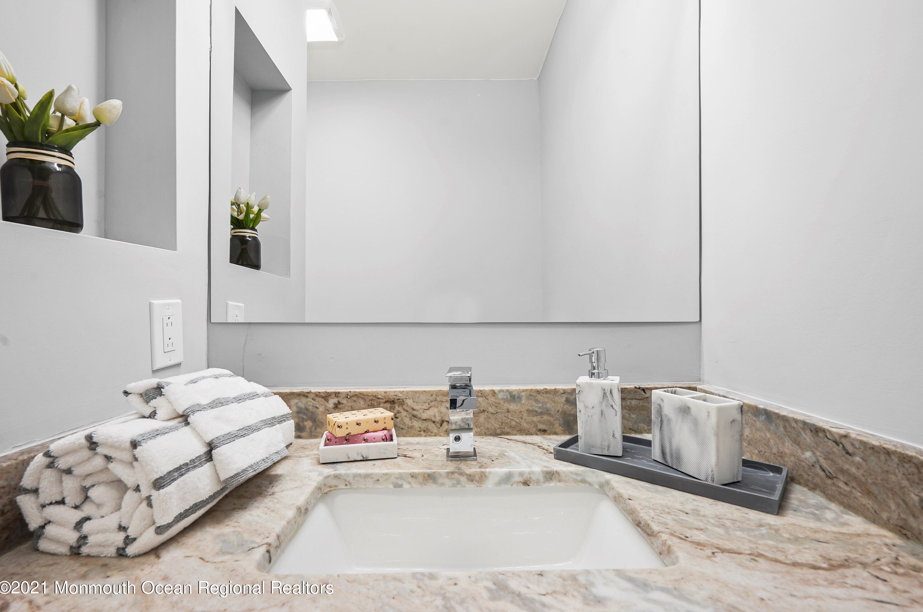 4 4th St, Matawan NJ  07747-2316 exterior