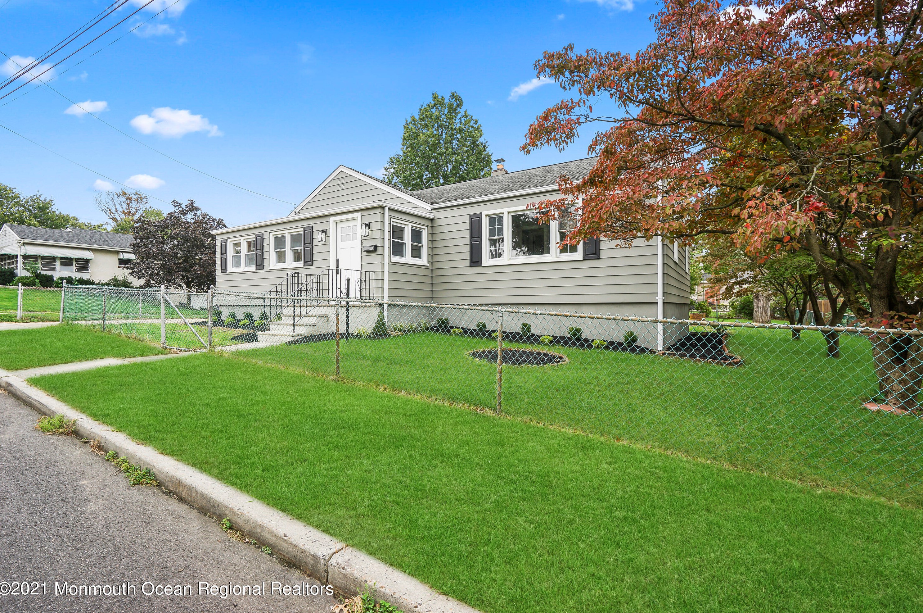 4 4th St, Matawan, NJ 07747