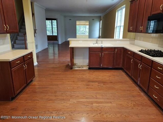 8 Oakhill Ct, Jackson Twp, NJ 08527