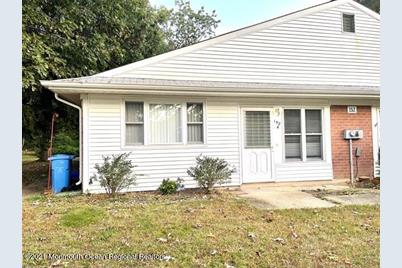 152 Rosewood Drive #A - Photo 1