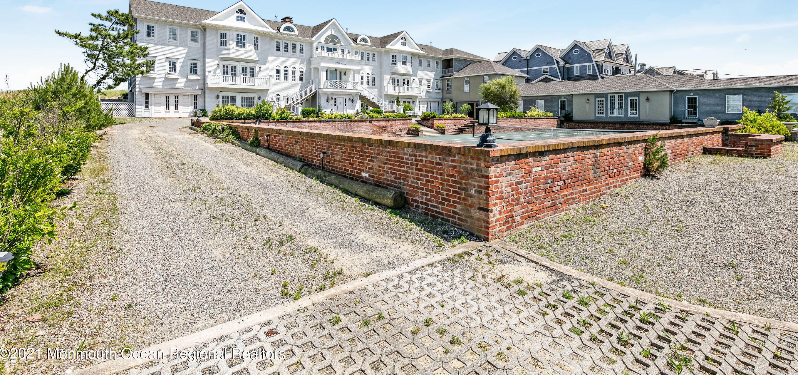 1071 Ocean Ave, Mantoloking, NJ 08738-1621