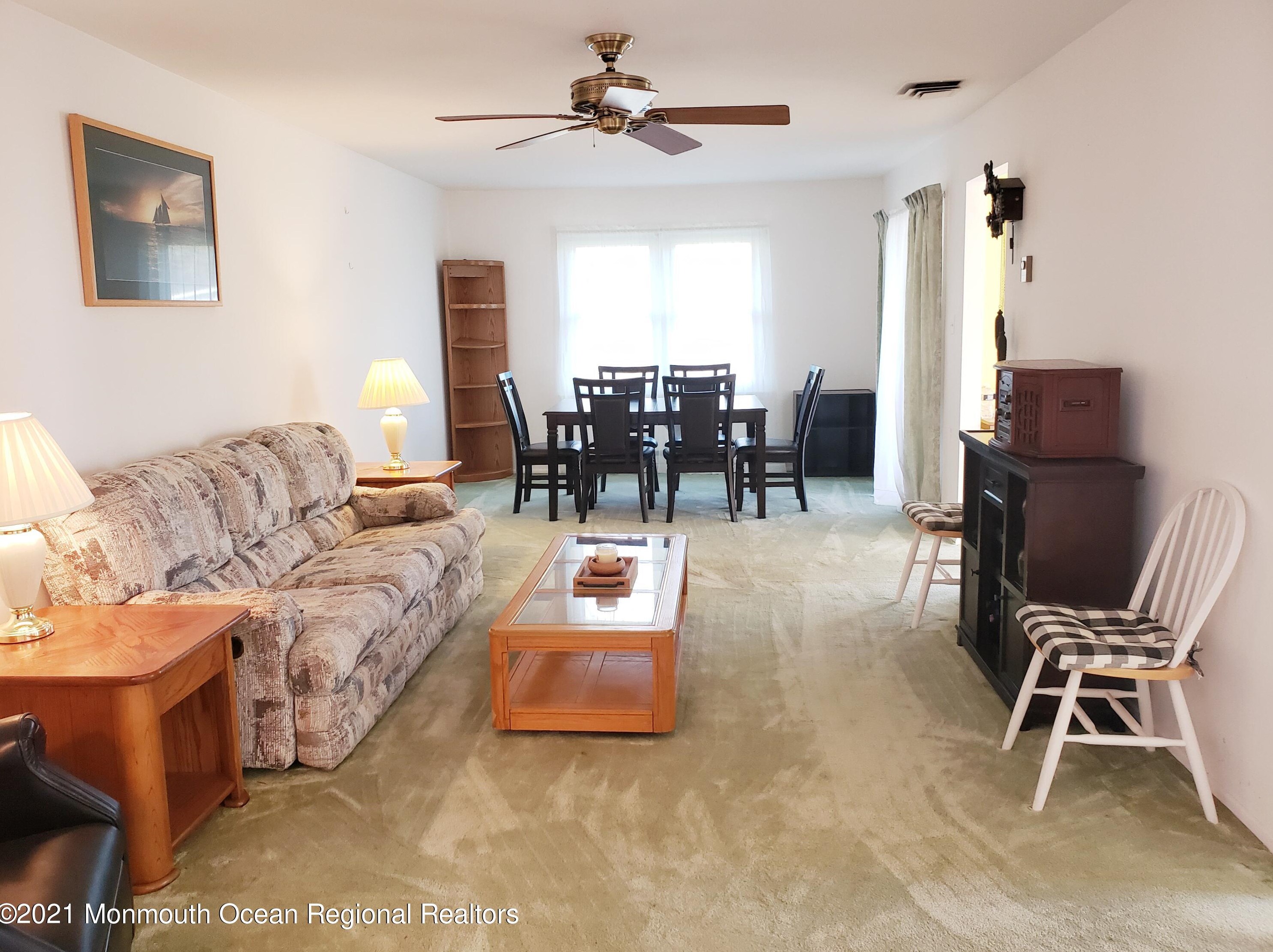 124 Whittier Rd, Bricktown, NJ 08724