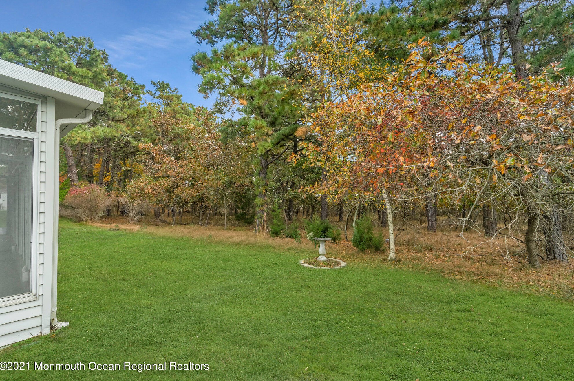 10 Linstead Ct, Toms River NJ  08757-6127 exterior