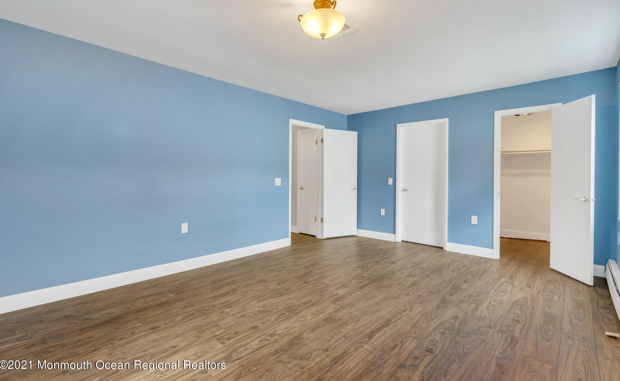 10 Linstead Ct, Toms River NJ  08757-6127 exterior