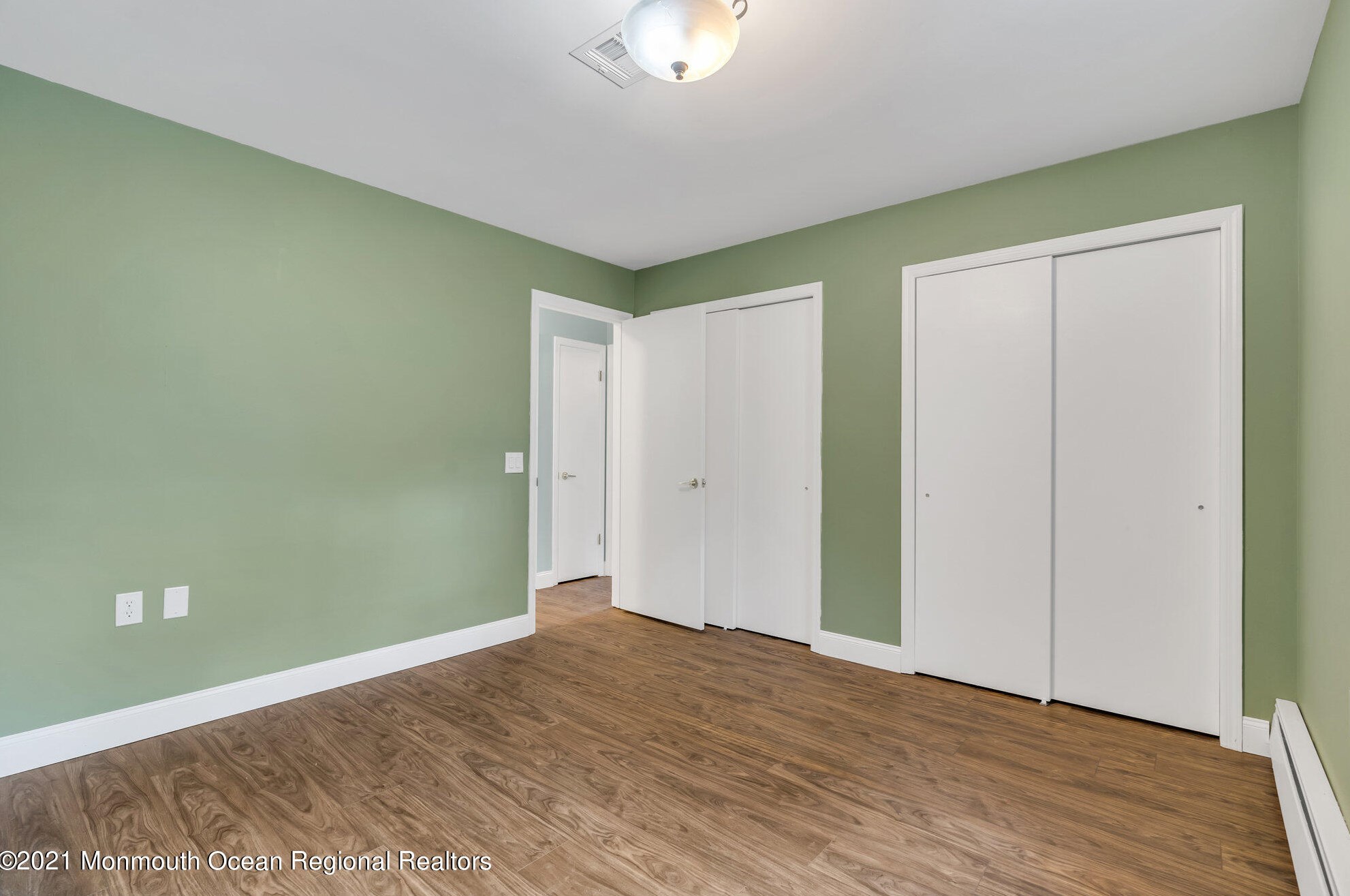 10 Linstead Ct, Toms River NJ  08757-6127 exterior