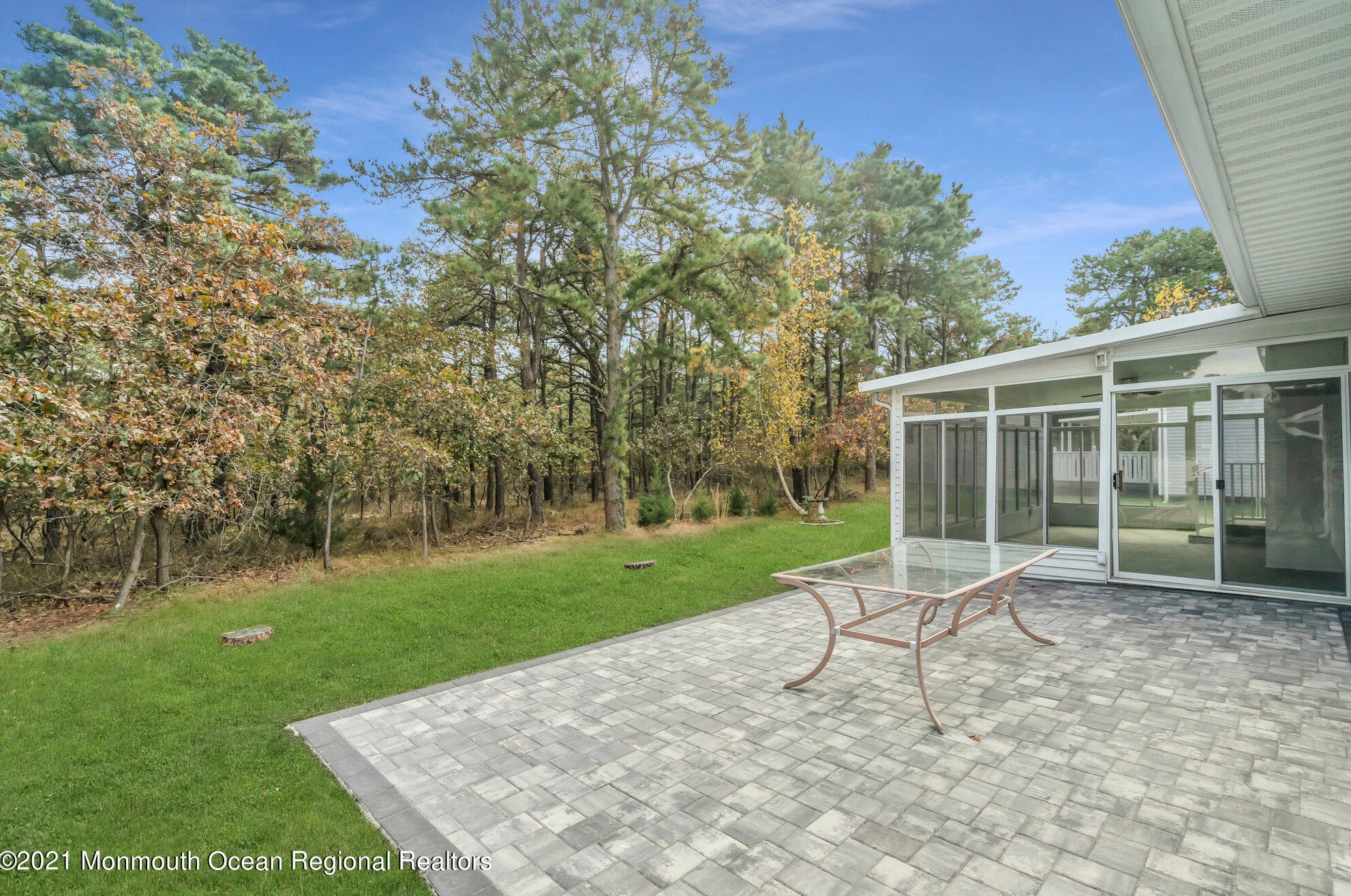 10 Linstead Ct, Toms River NJ  08757-6127 exterior