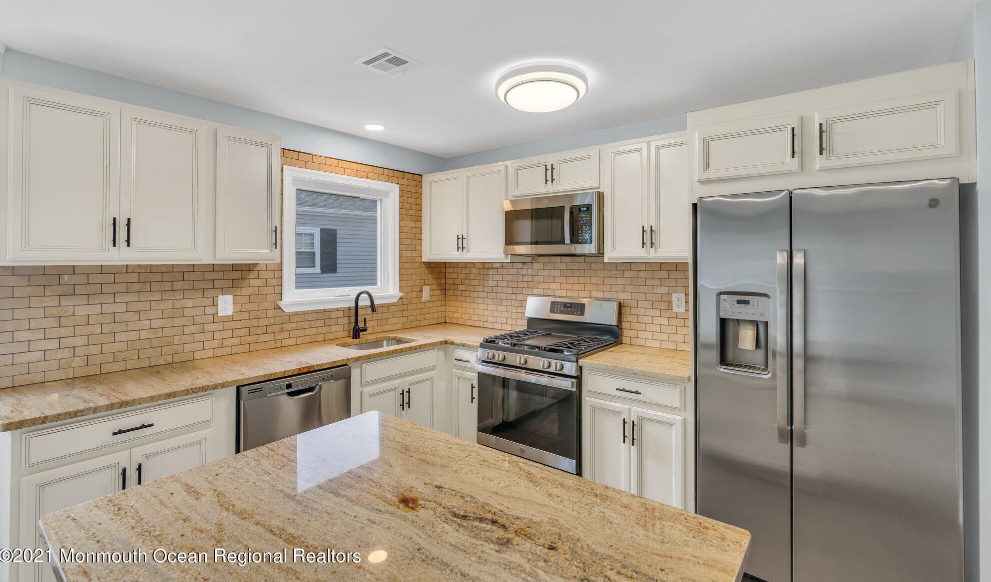 10 Linstead Ct, Toms River NJ  08757-6127 exterior