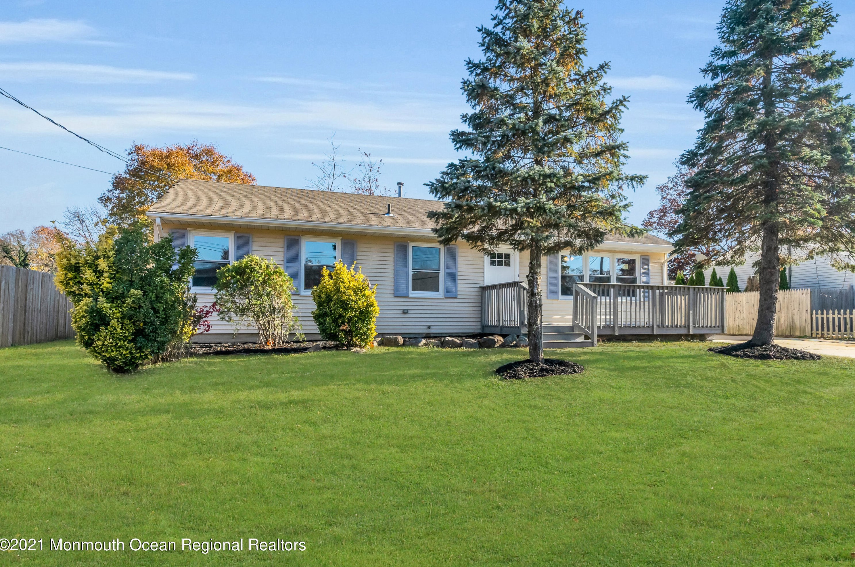 315 Yorktown Dr, Lacey, NJ 08731