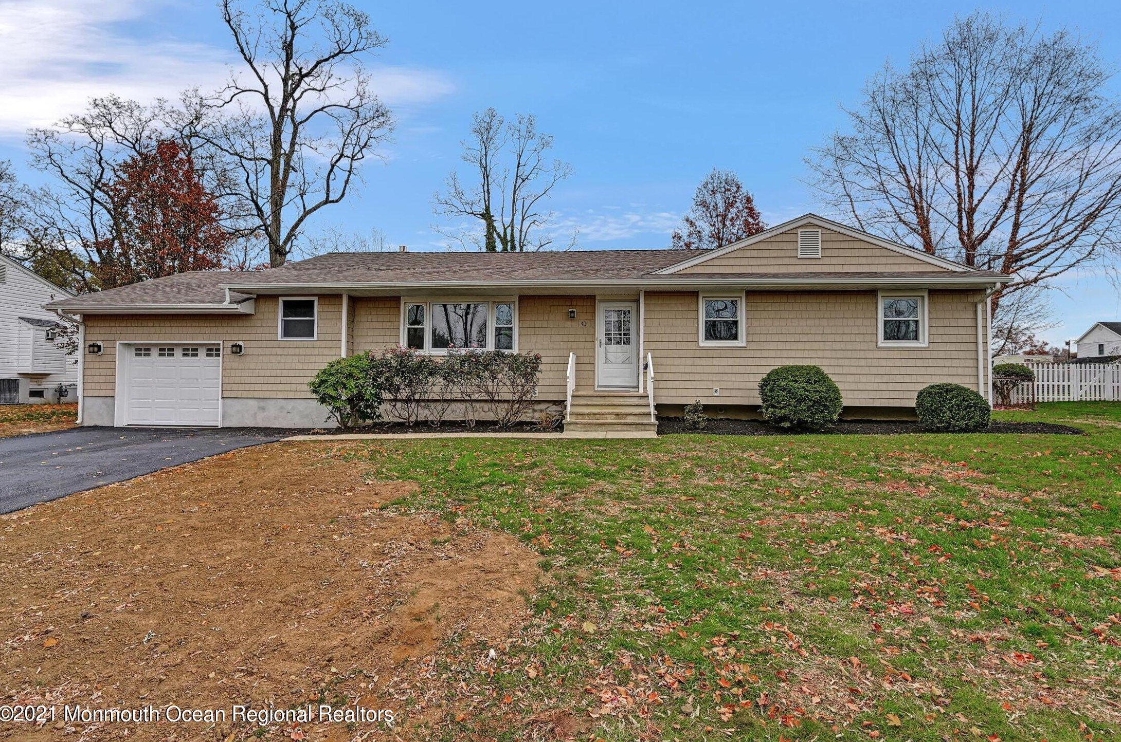 41 Park Ave, Tinton Falls, NJ 07724