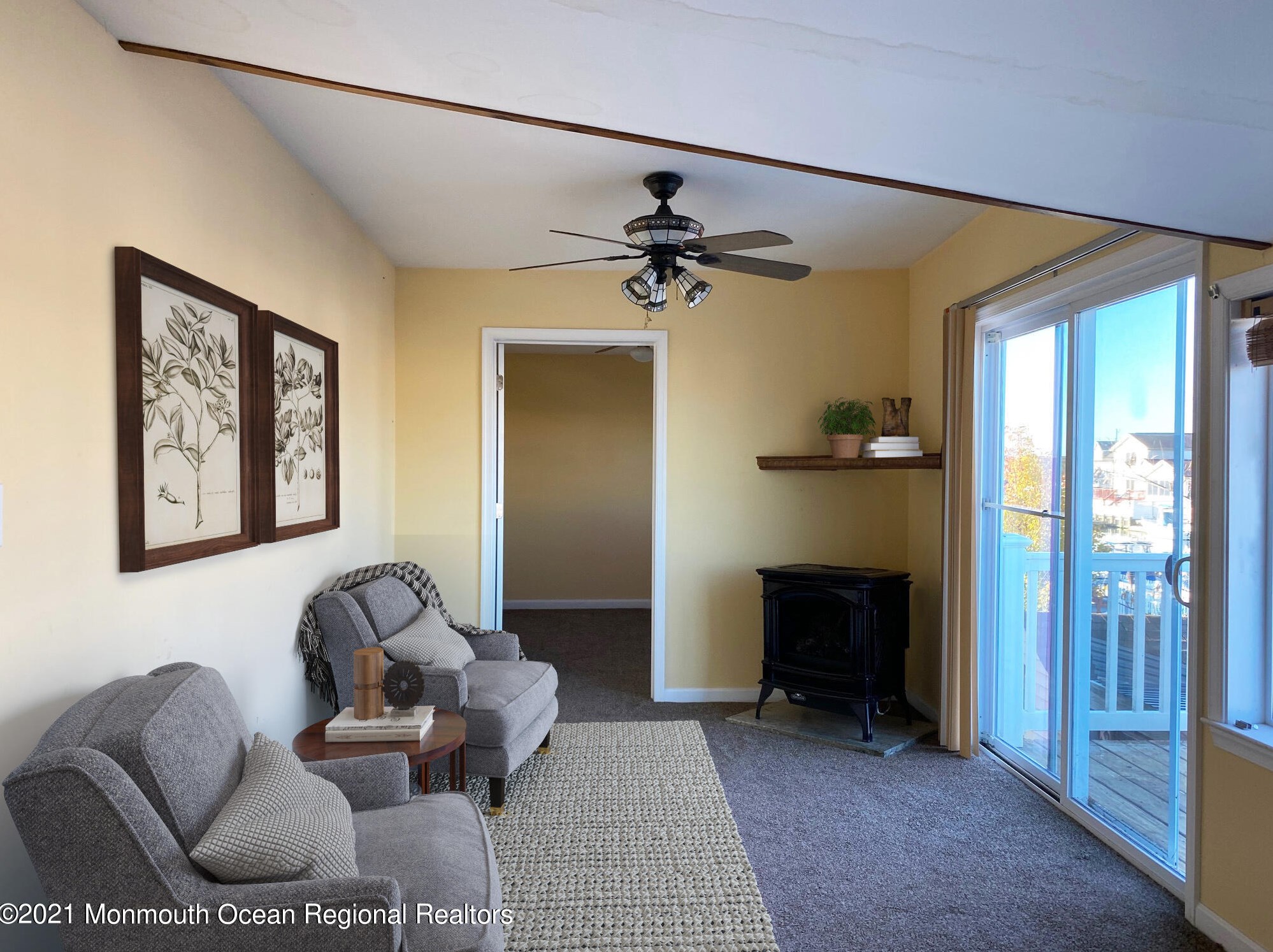 1064 Radio Rd, Tuckerton NJ  08087-1517 exterior