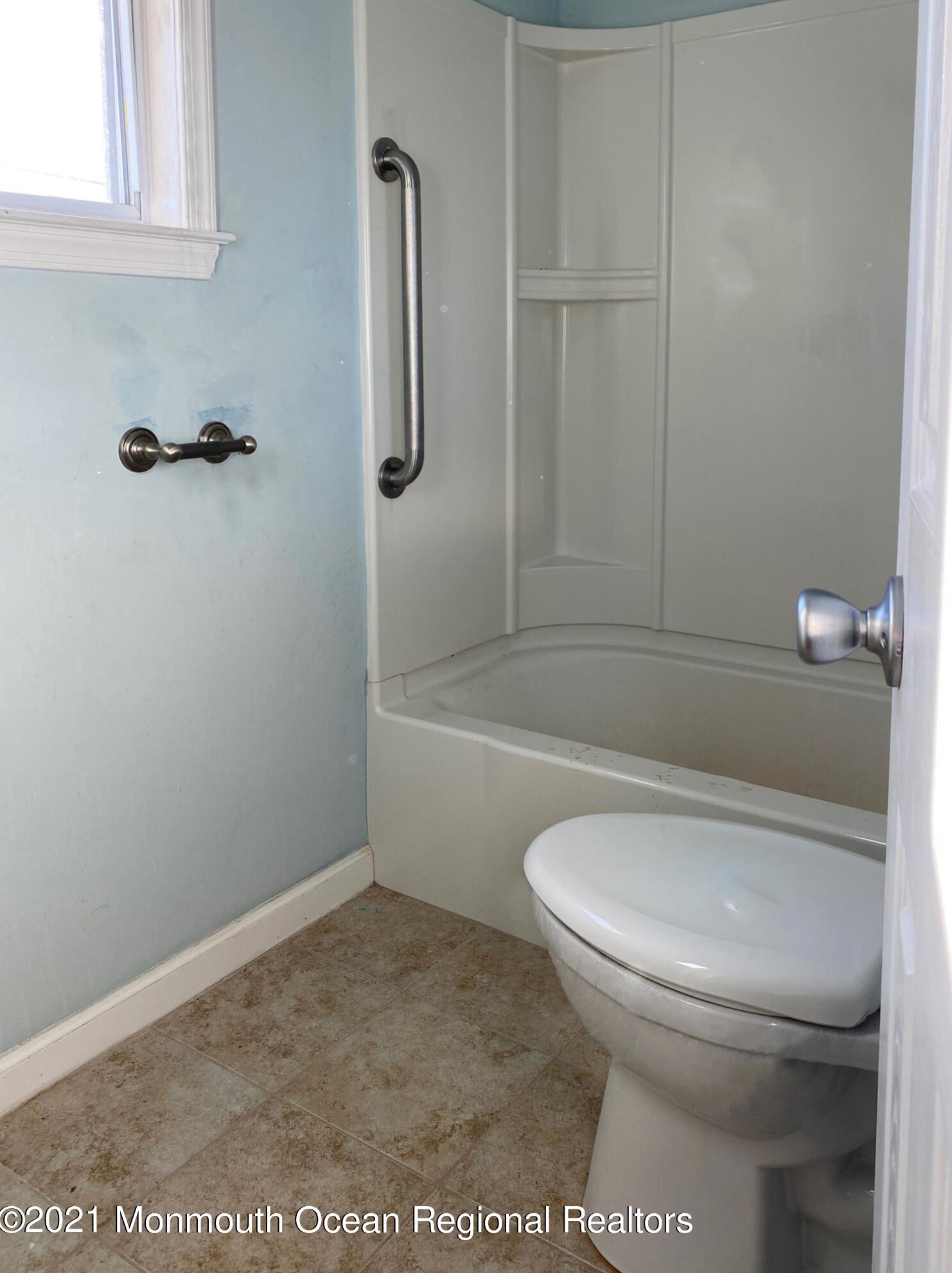 1064 Radio Rd, Tuckerton NJ  08087-1517 exterior